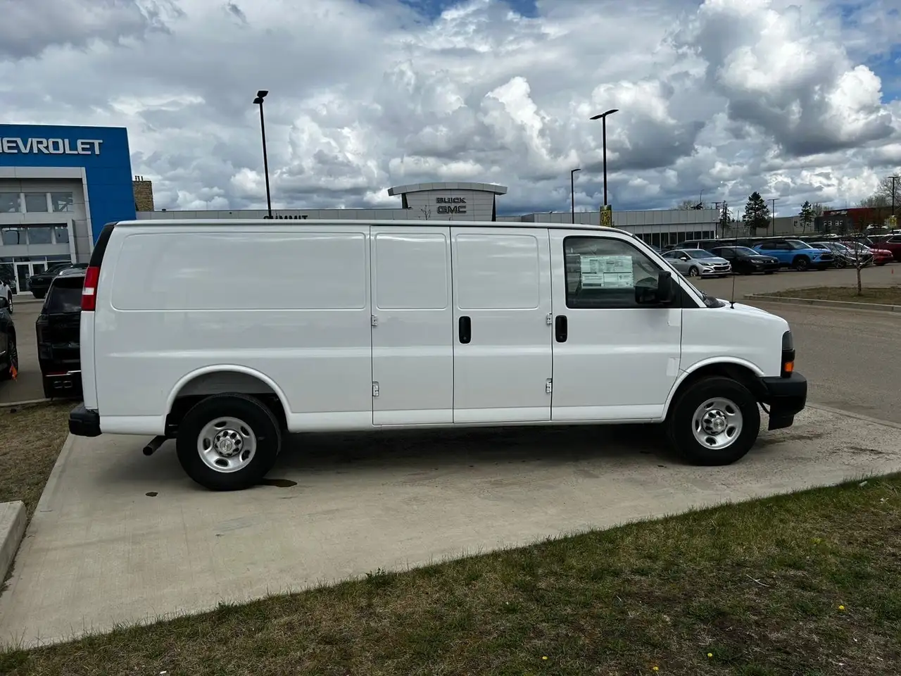 Chevrolet Express 3500 снимка Chevrolet Express 3500