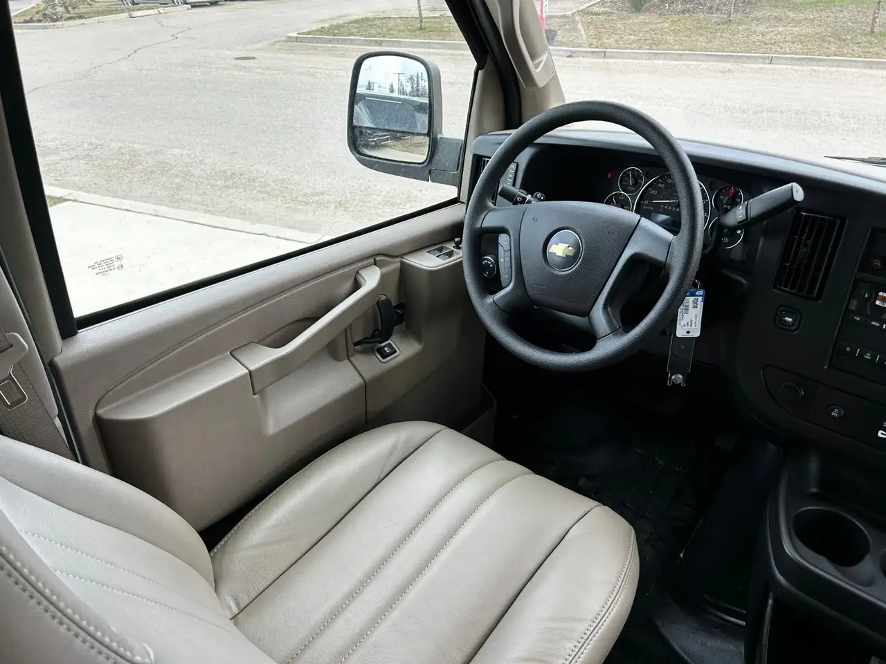 Chevrolet Express 3500 снимка Chevrolet Express 3500
