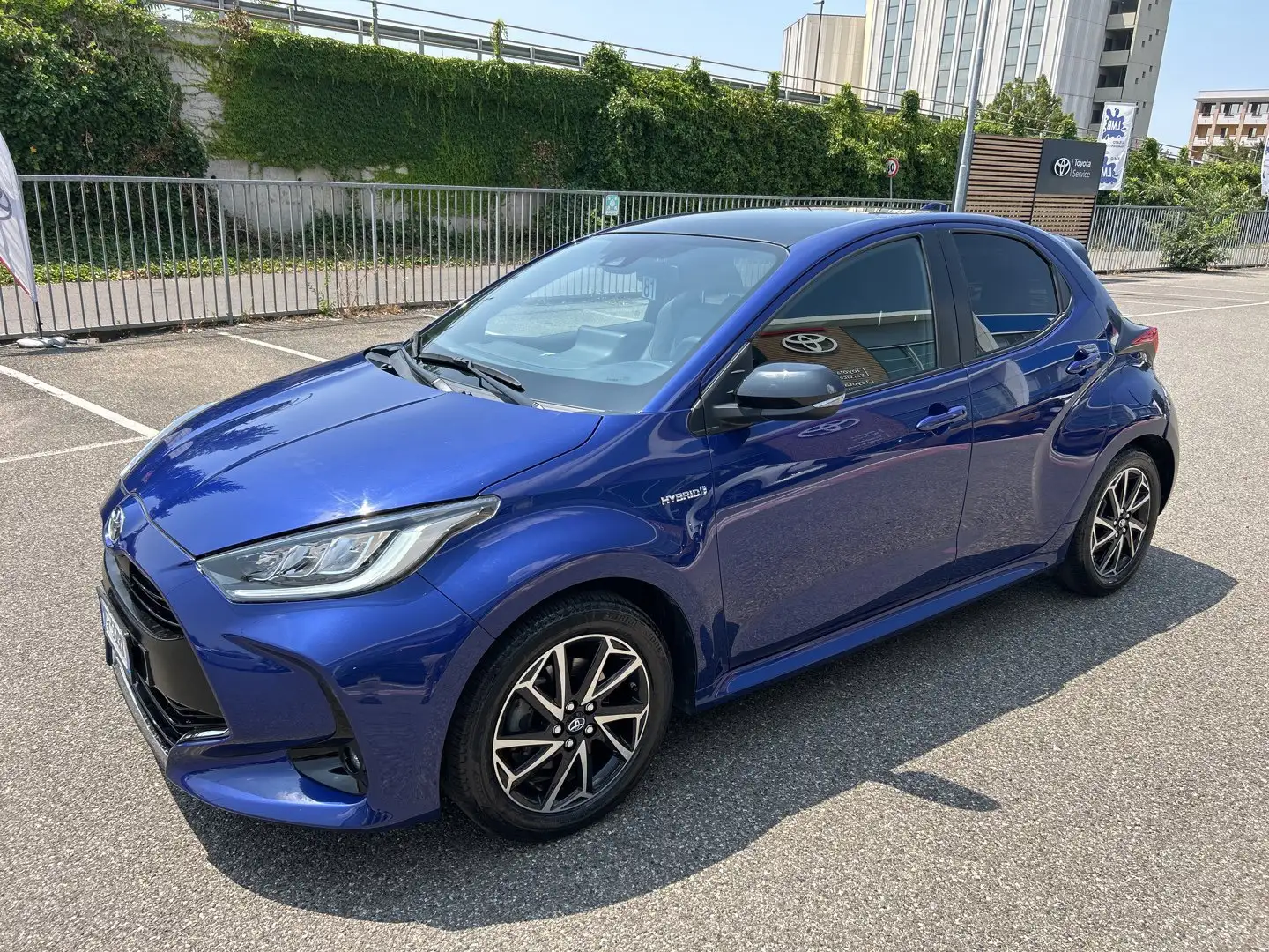 Toyota Yaris 1.5 Hybrid 5 porte Lounge Blauw - 1