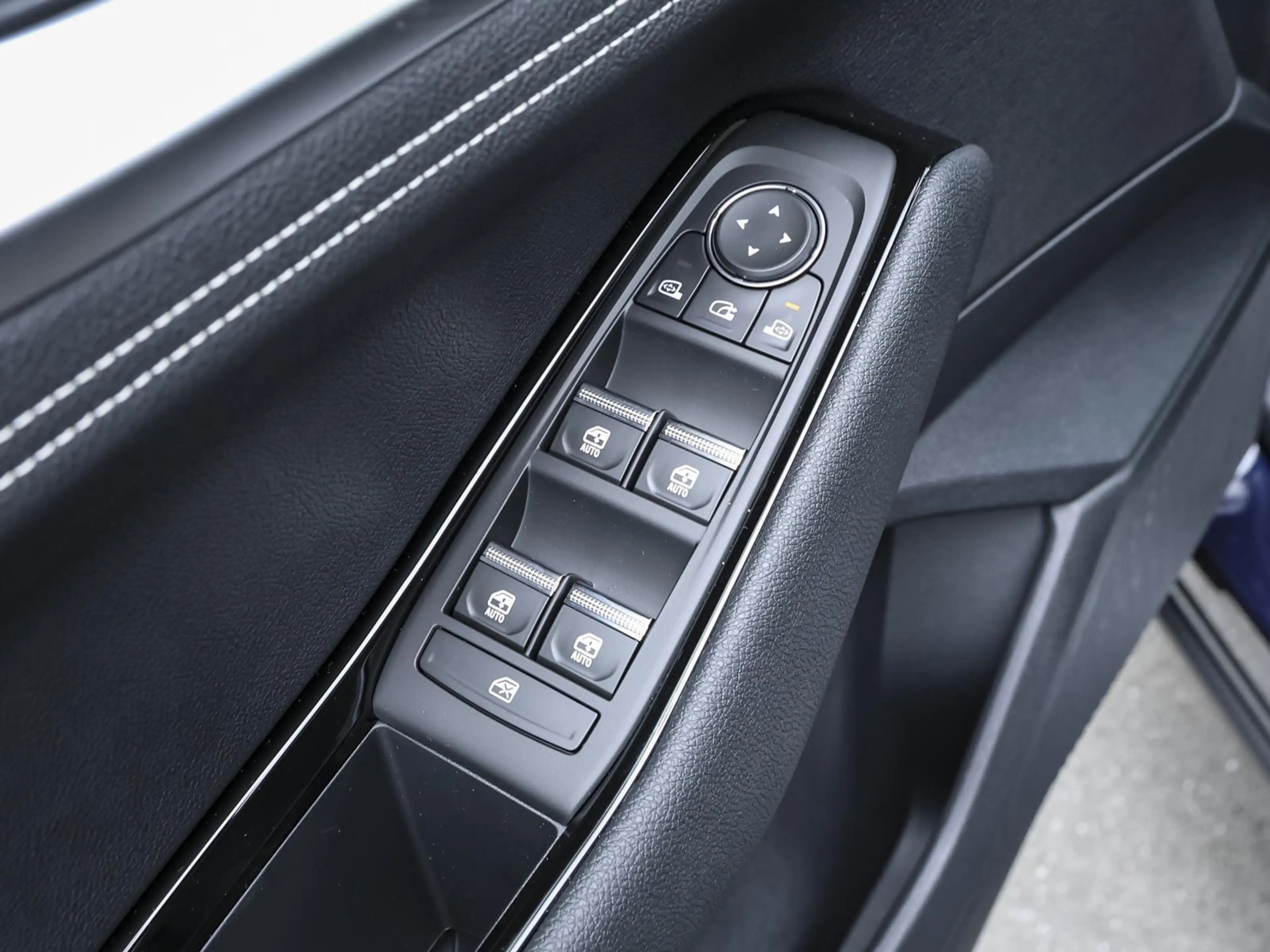 Renault Espace Iconic Full Hybrid 200 7-Sitzer PanoGD — photo 10