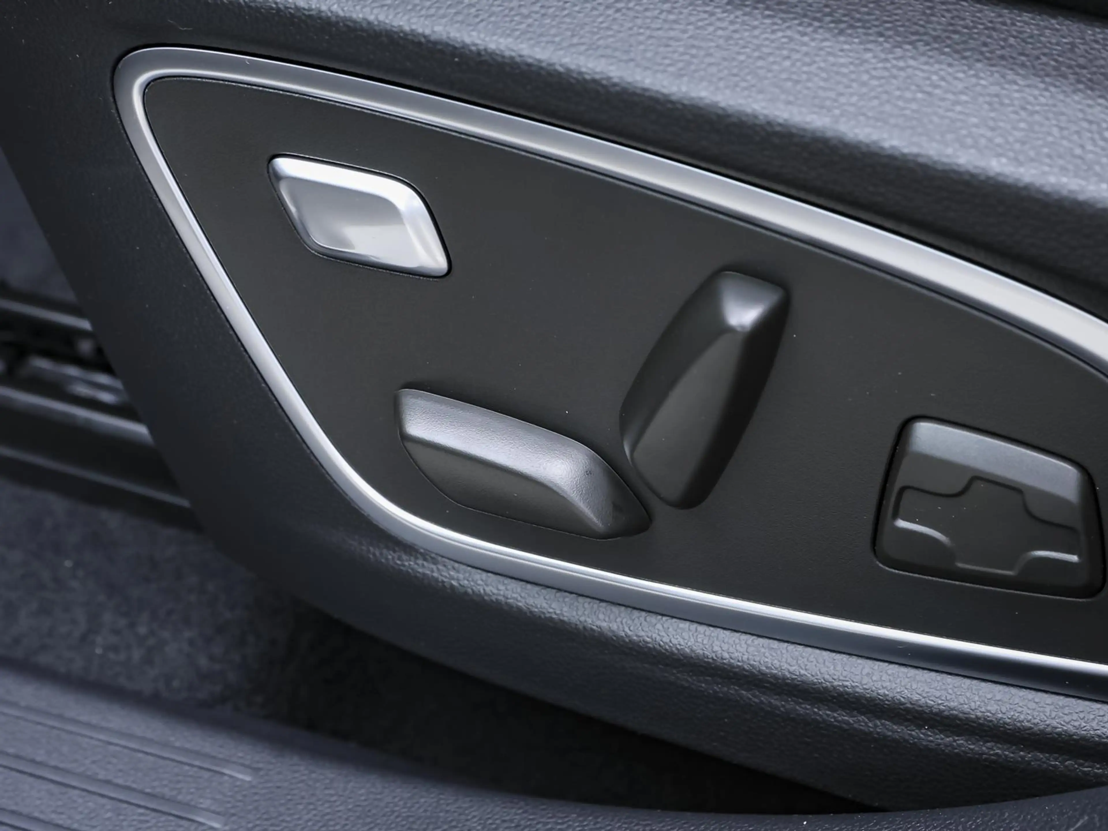 Renault Espace Iconic Full Hybrid 200 7-Sitzer PanoGD — photo 12