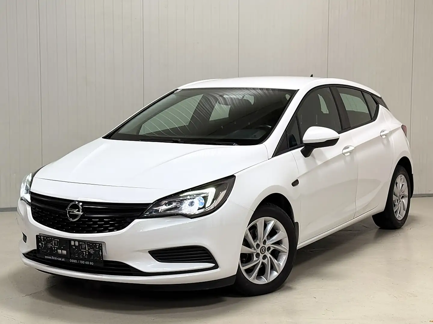Opel Astra 1,6 CDTI Ecotec Cool&Sound 2.Besitz *frisches P... Weiß - 1