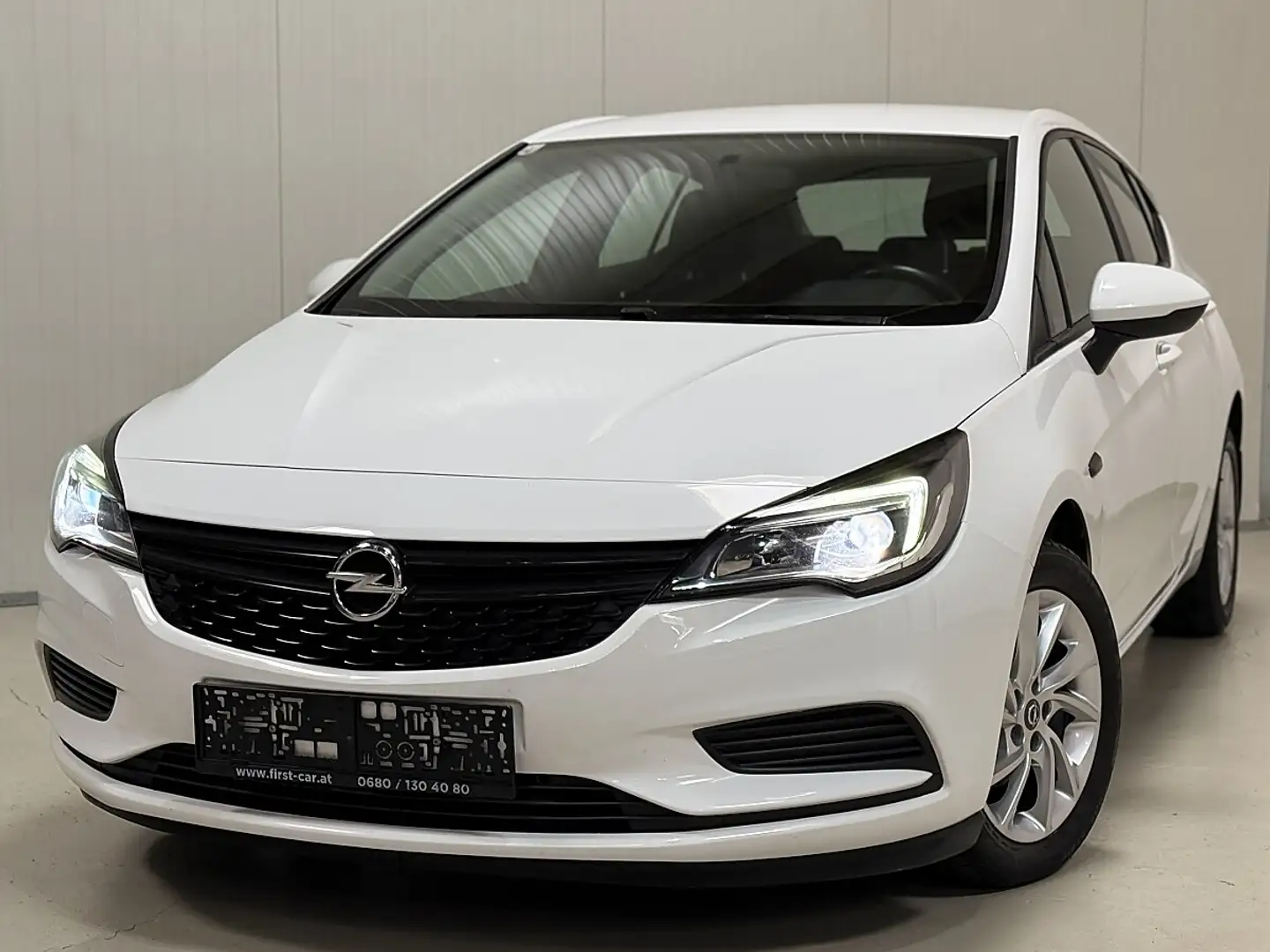 Opel Astra 1,6 CDTI Ecotec Cool&Sound 2.Besitz *frisches P... Weiß - 2