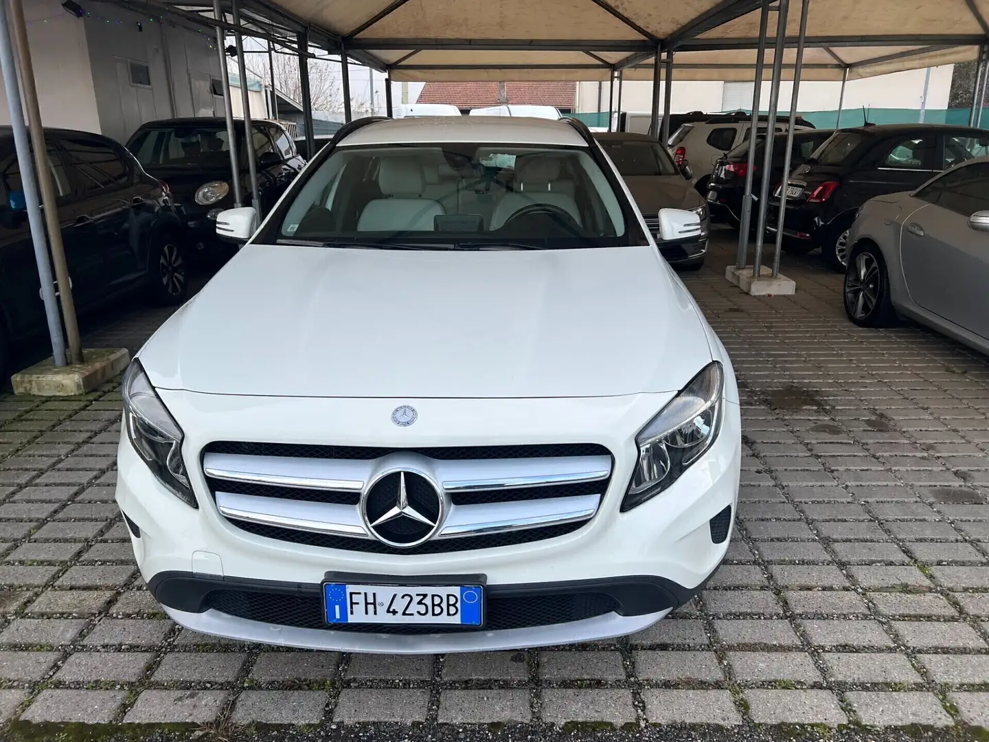 Mercedes-Benz GLA 200 GLA 200 d Automatic 4Matic Executive Bianco - 2