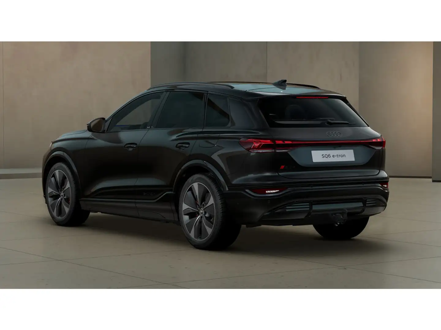 Audi SQ6 e-tron All Black/HuD/Pano/AHK/360°/B+O/21Zoll Černá - 2