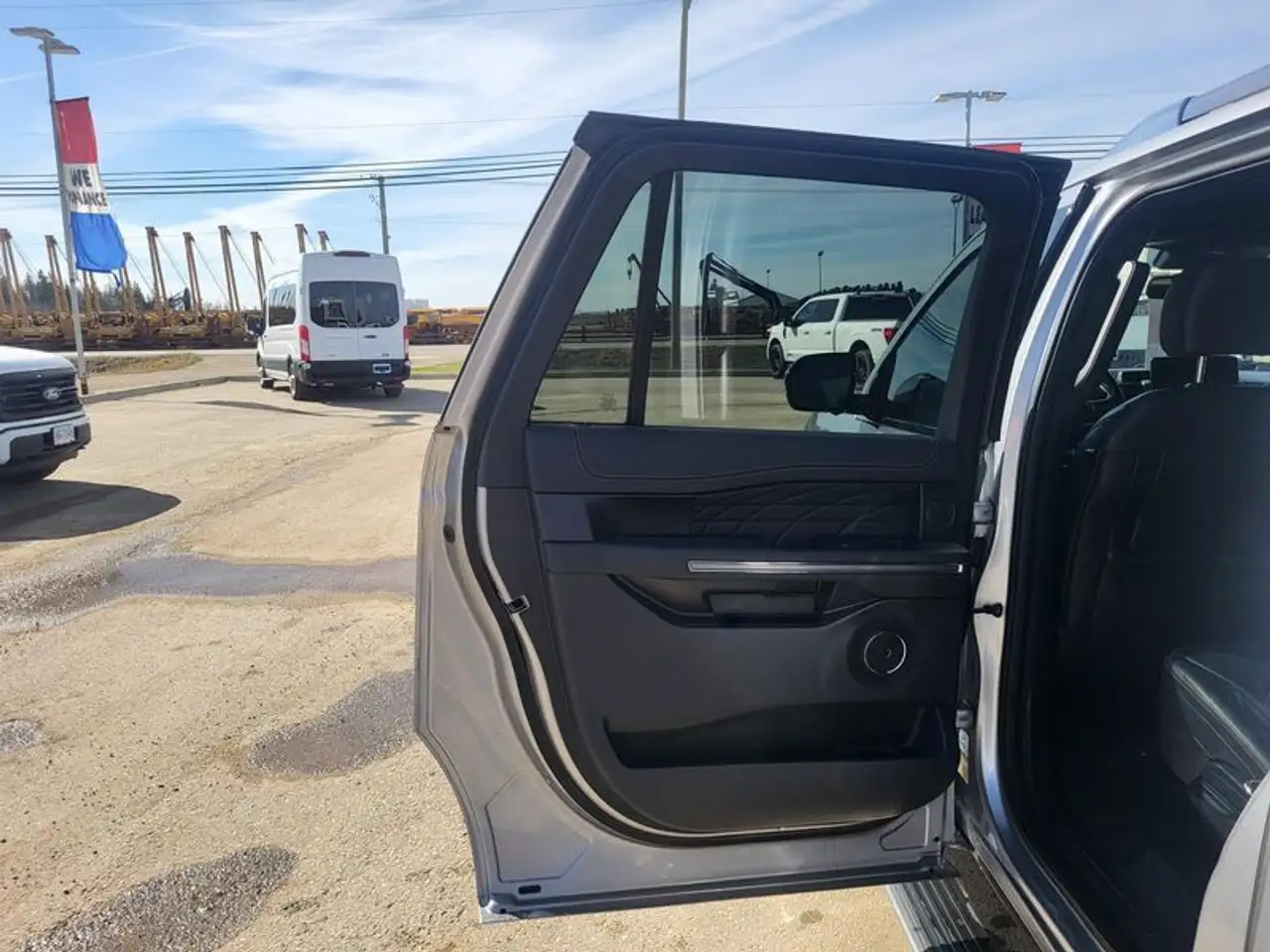 Ford Expedition снимка Ford Expedition