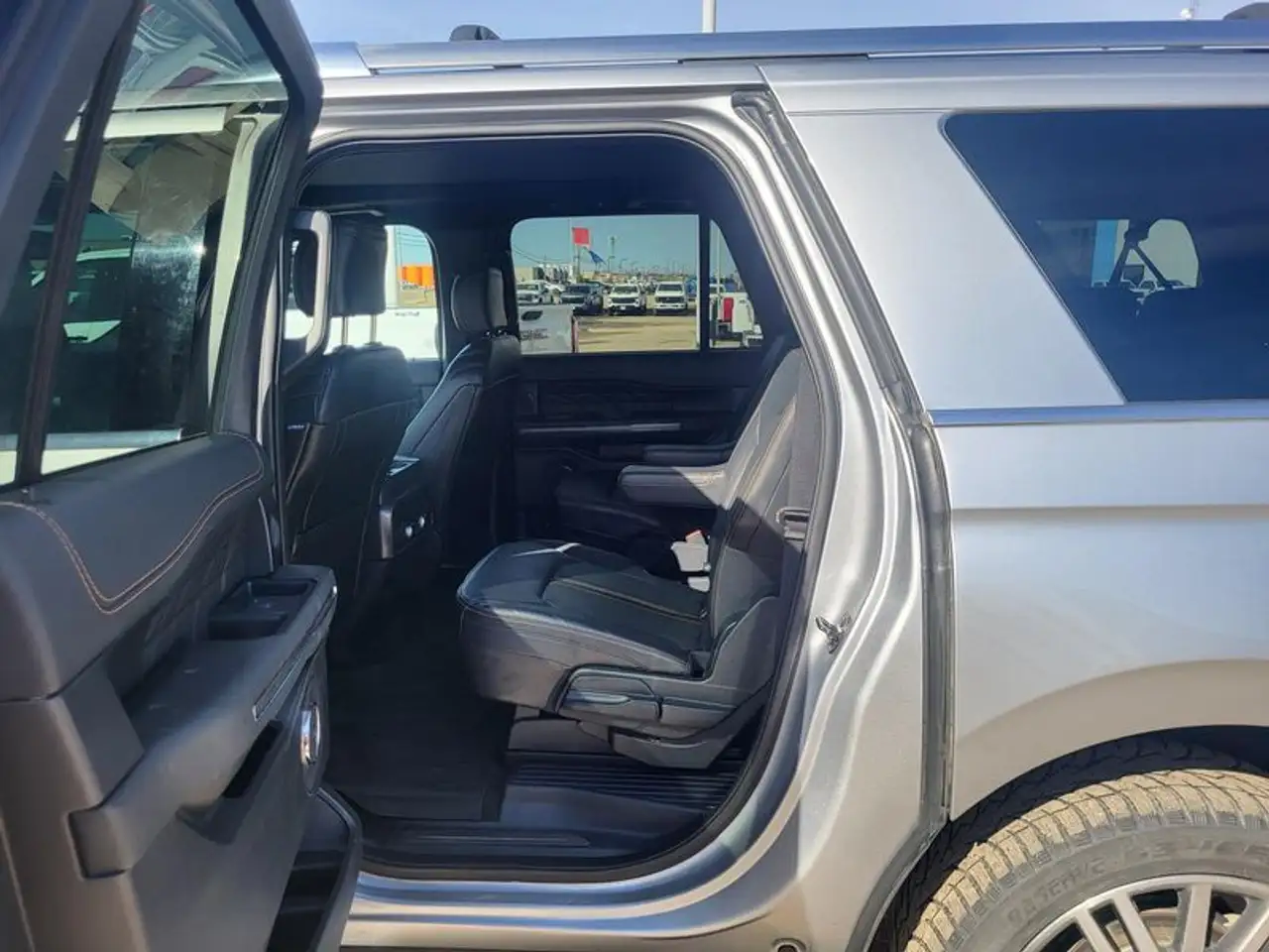 Ford Expedition снимка Ford Expedition