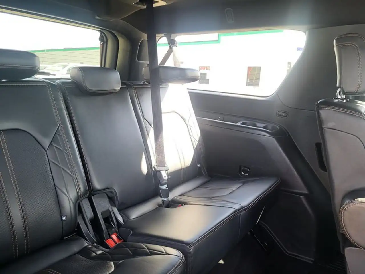 Ford Expedition снимка Ford Expedition