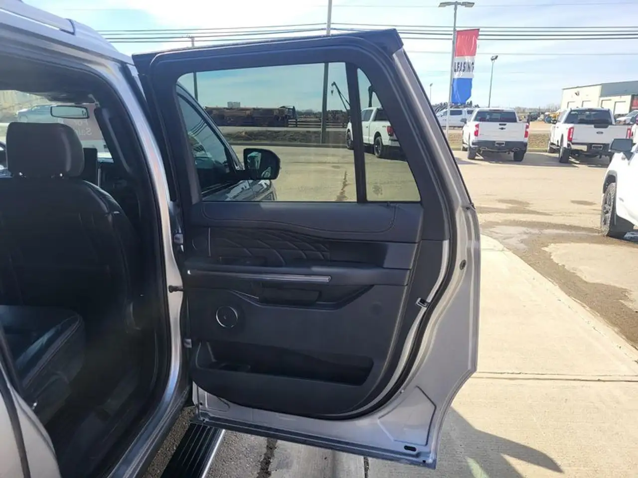 Ford Expedition снимка Ford Expedition