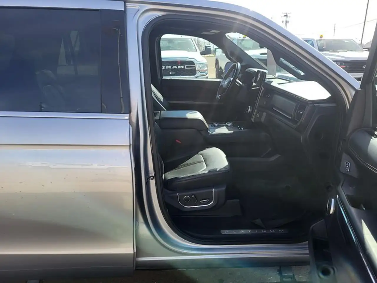 Ford Expedition снимка Ford Expedition