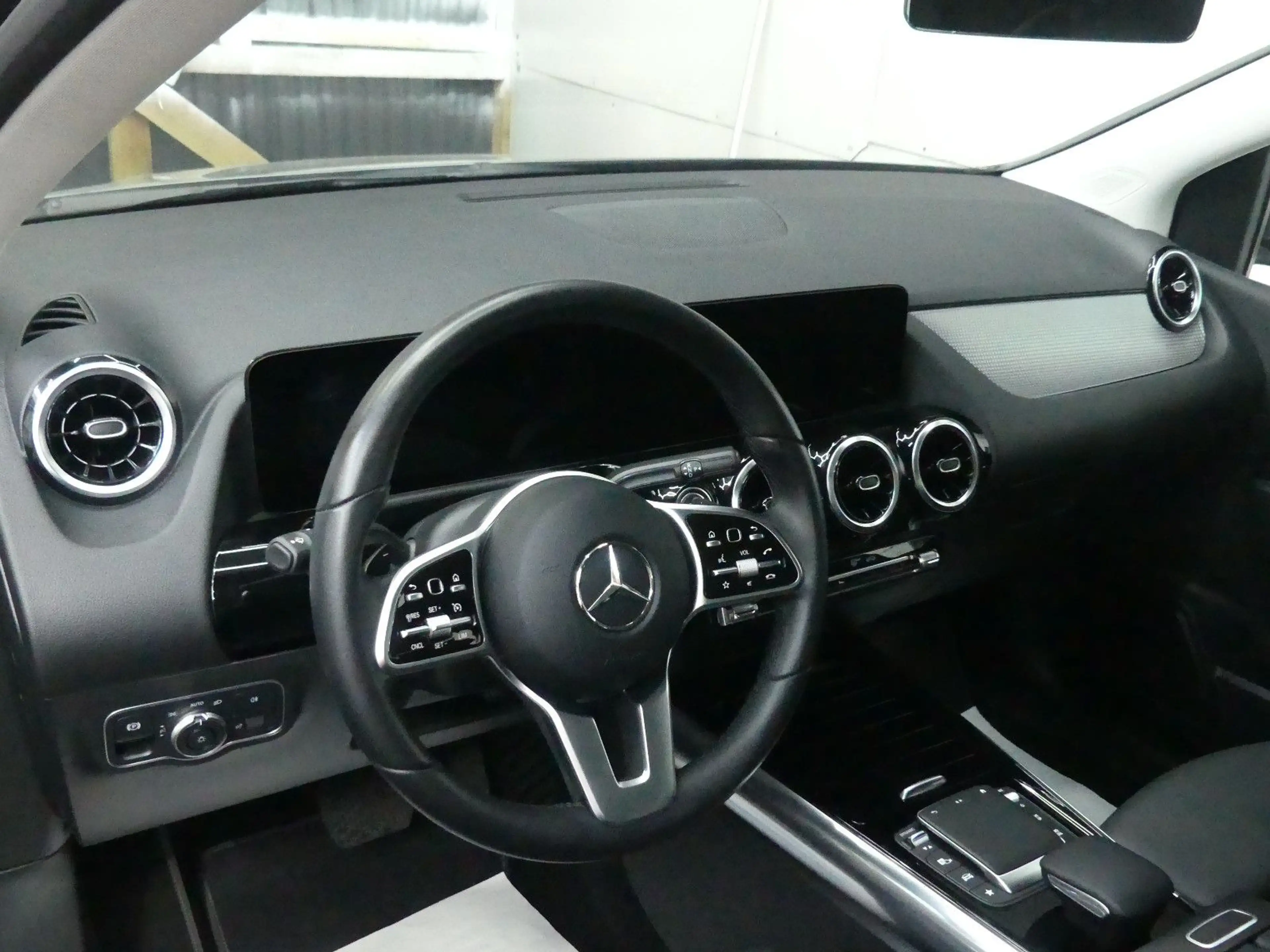 Mercedes-Benz B 200 D LED PDC MBUX AHK DAB CarPlay Android — photo 12