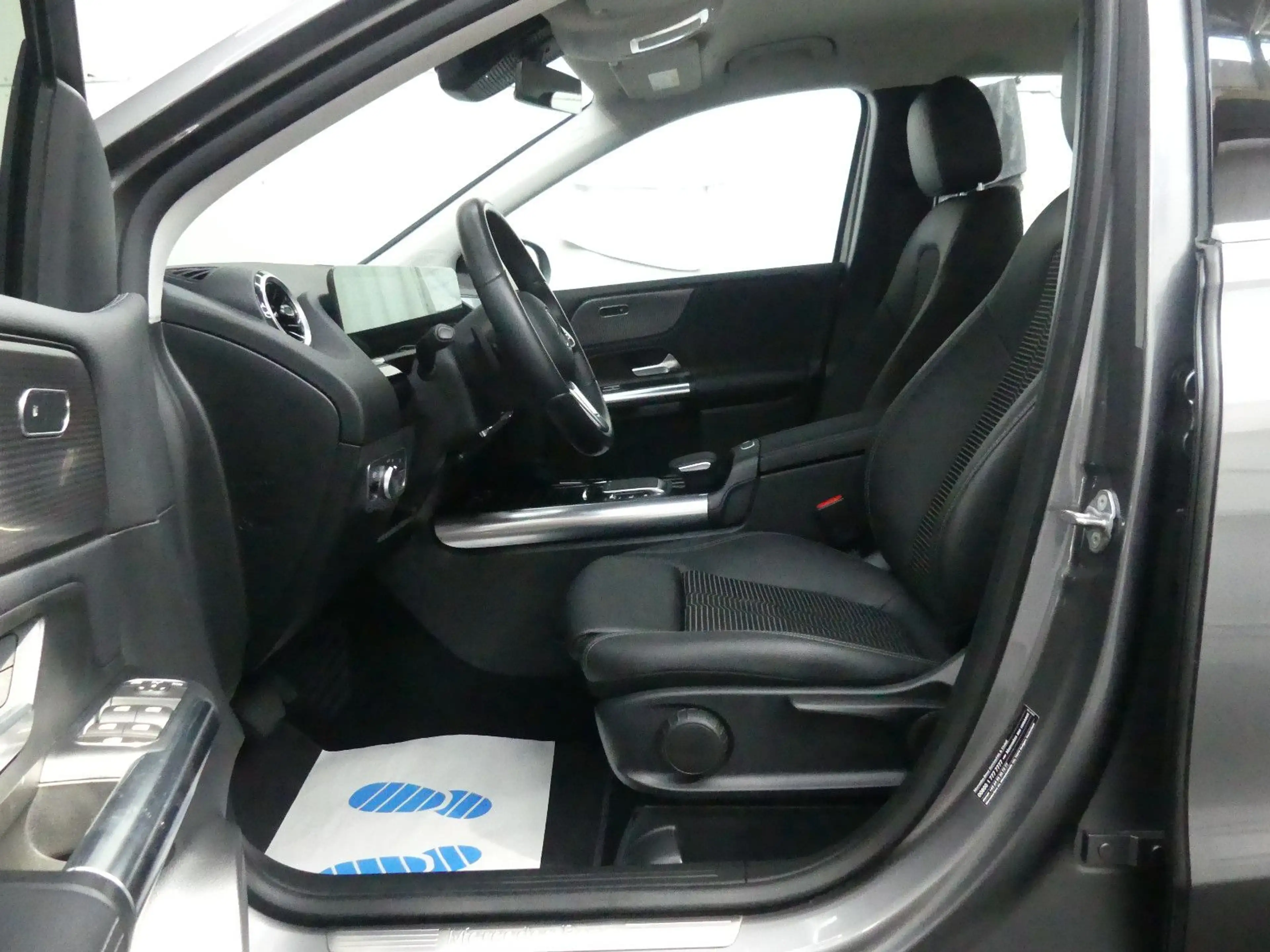 Mercedes-Benz B 200 D LED PDC MBUX AHK DAB CarPlay Android — photo 10