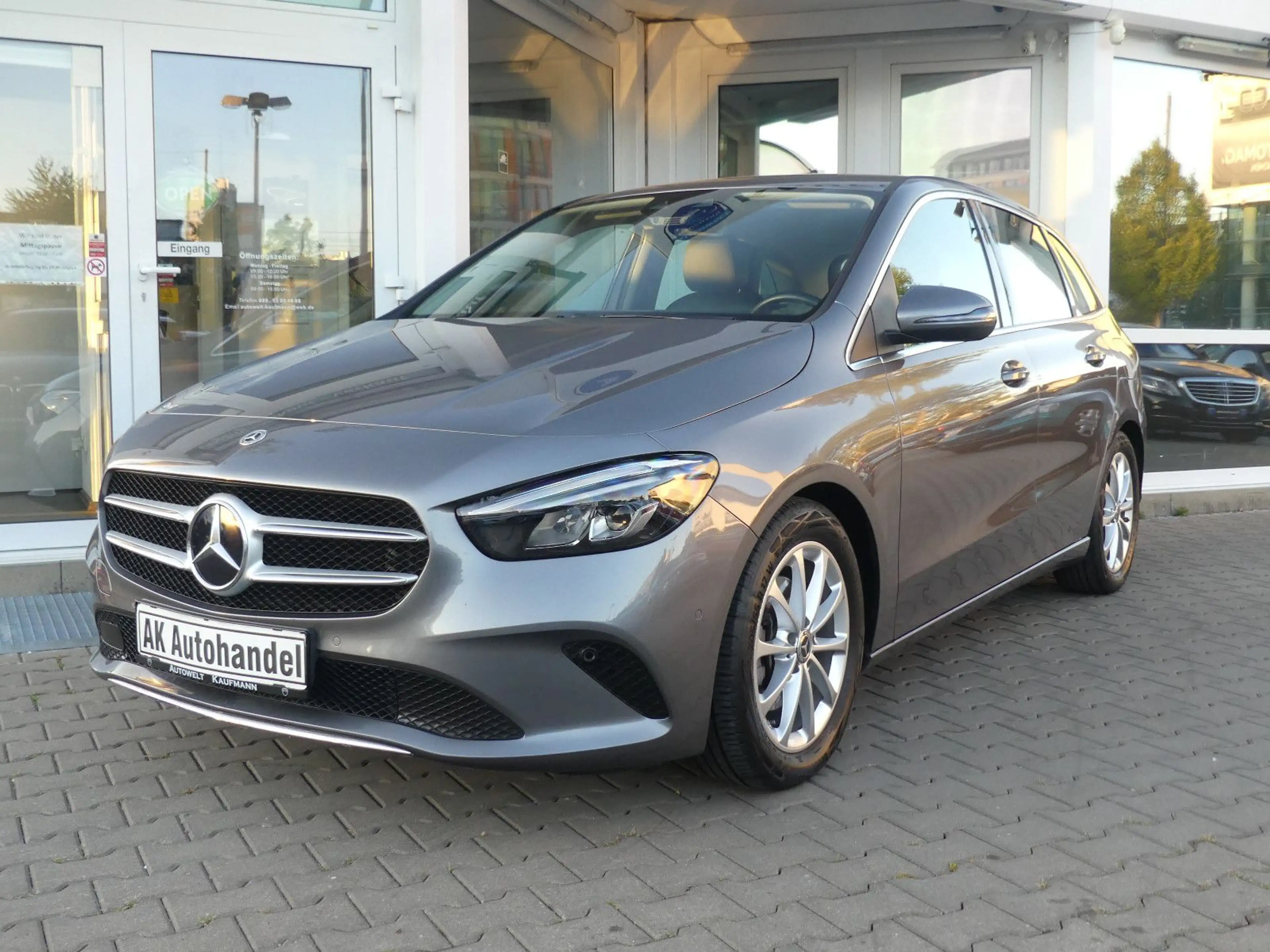 Mercedes-Benz B 200 D LED PDC MBUX AHK DAB CarPlay Android