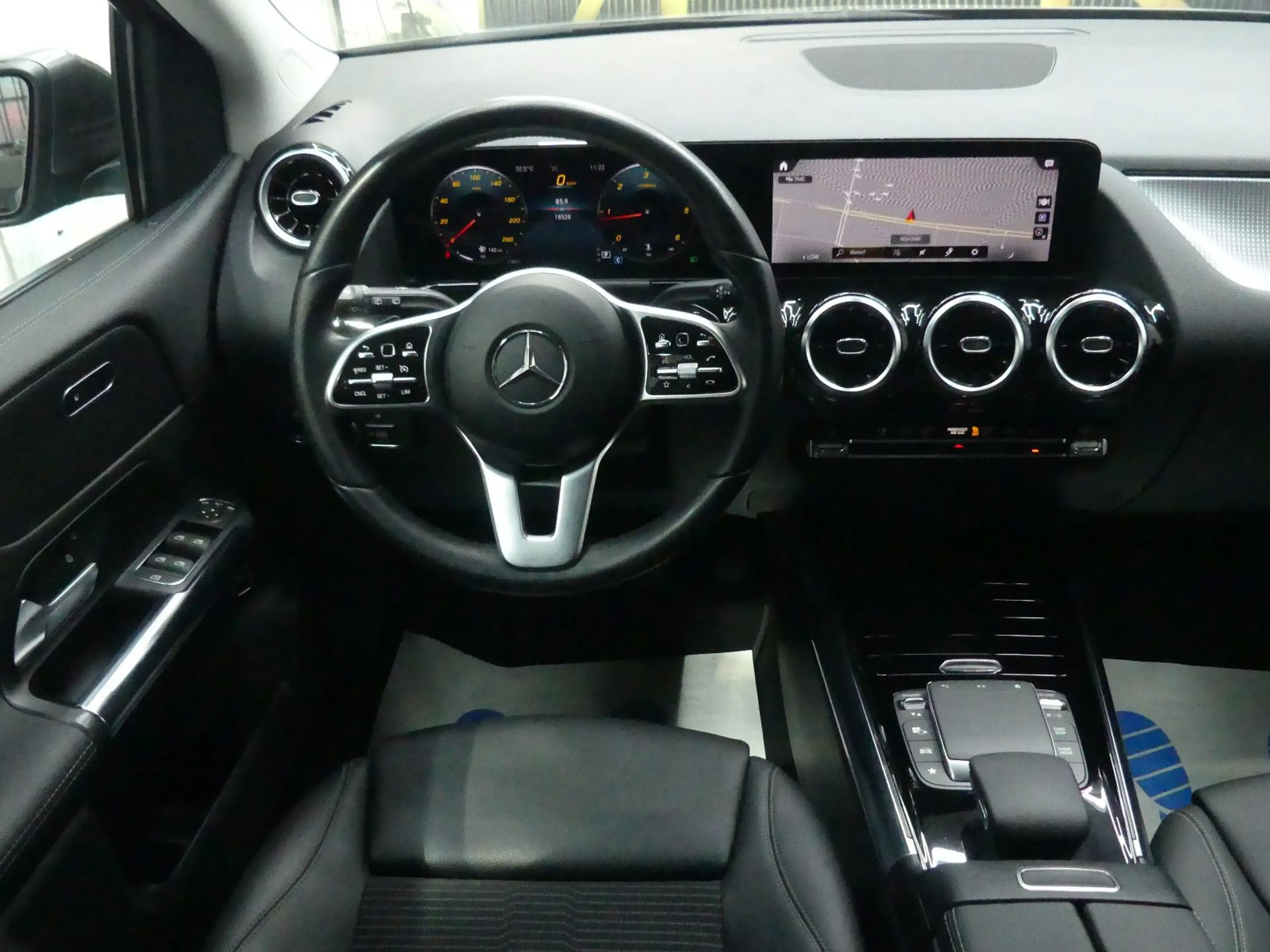 Mercedes-Benz B 200 D LED PDC MBUX AHK DAB CarPlay Android — photo 13