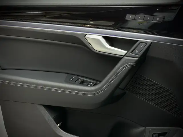 Volkswagen Touareg view 12