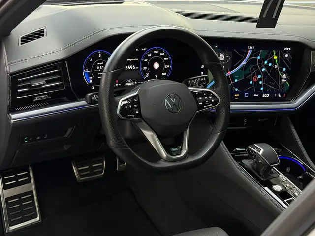 Volkswagen Touareg view 14