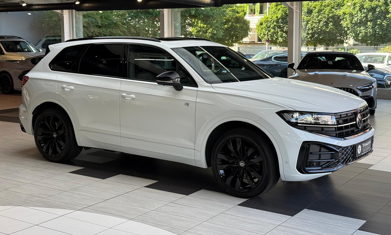 Volkswagen Touareg 3.0 TDI 4M R-Line Pano*HuD*StHzg*Massage — photo 4