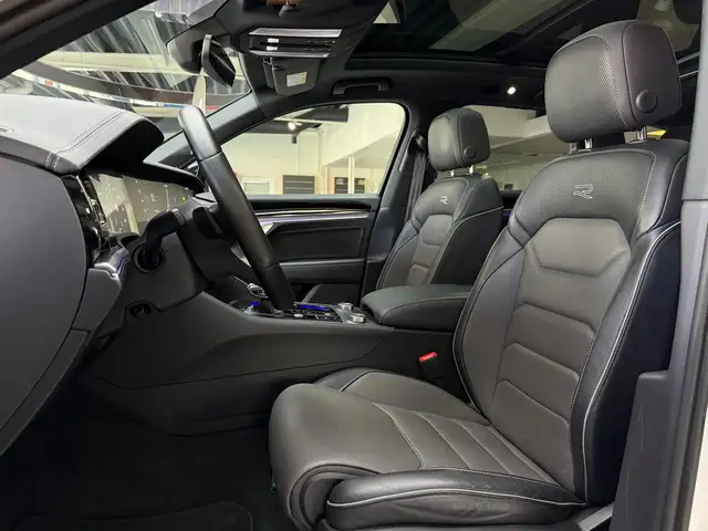Volkswagen Touareg view 13