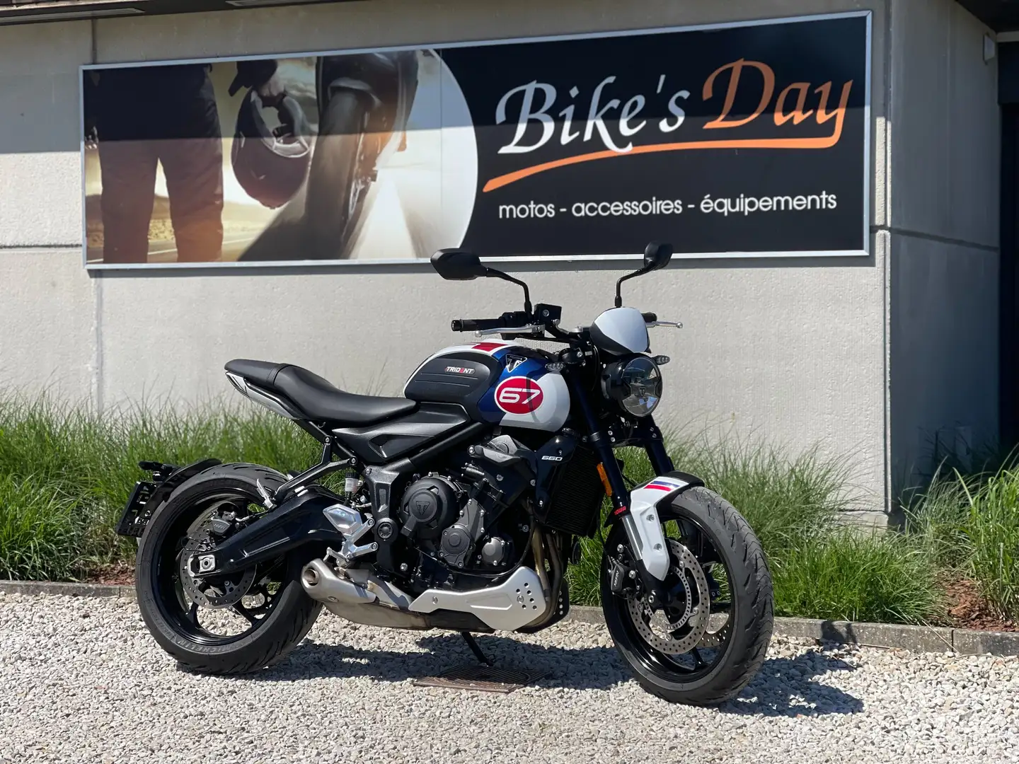 Triumph Trident 660 Triple Tribute Edition Alb - 1