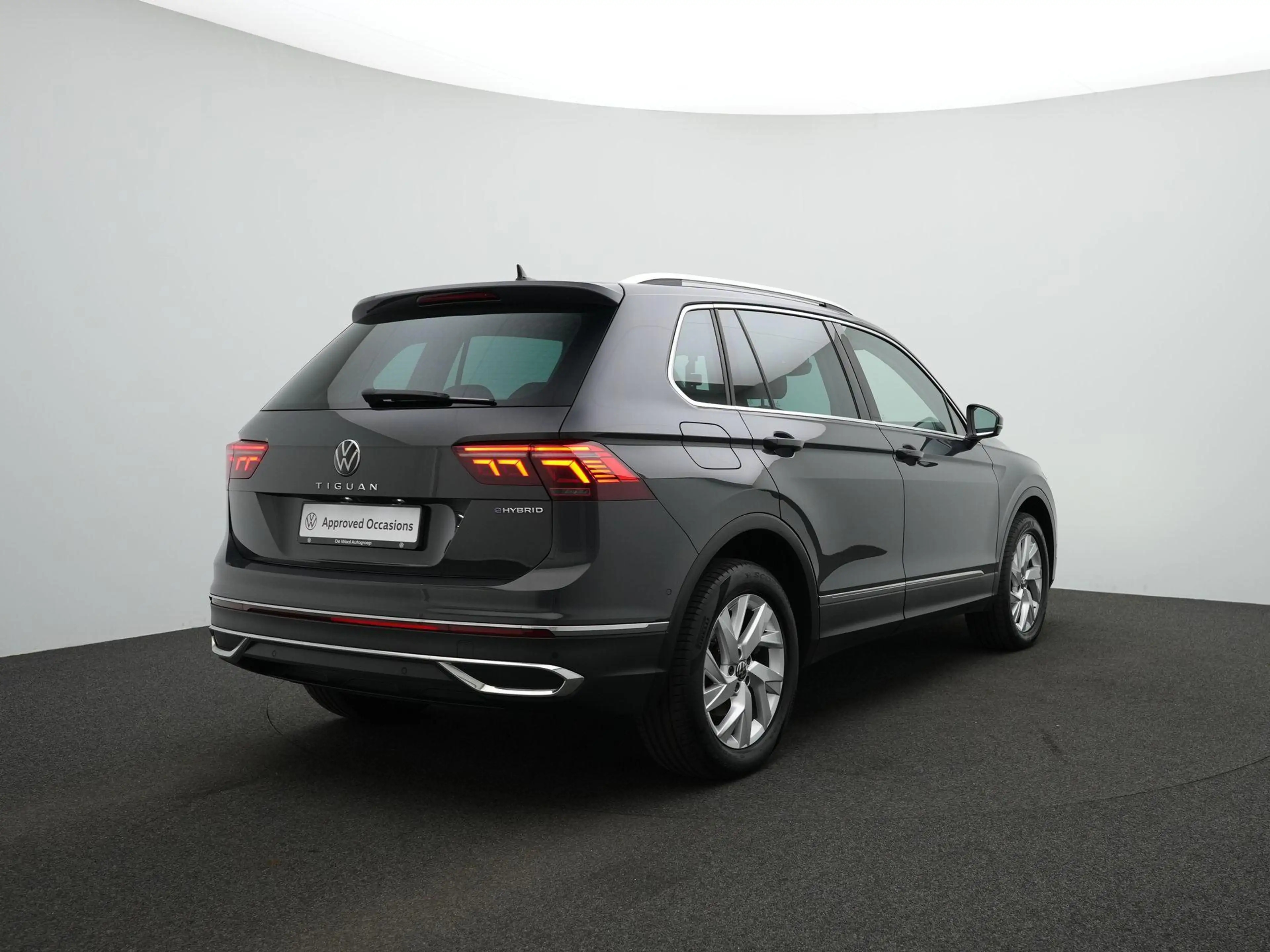 Volkswagen Tiguan 1.5 eHybrid 245pk Life Edition | Navigatie Discove — photo 5