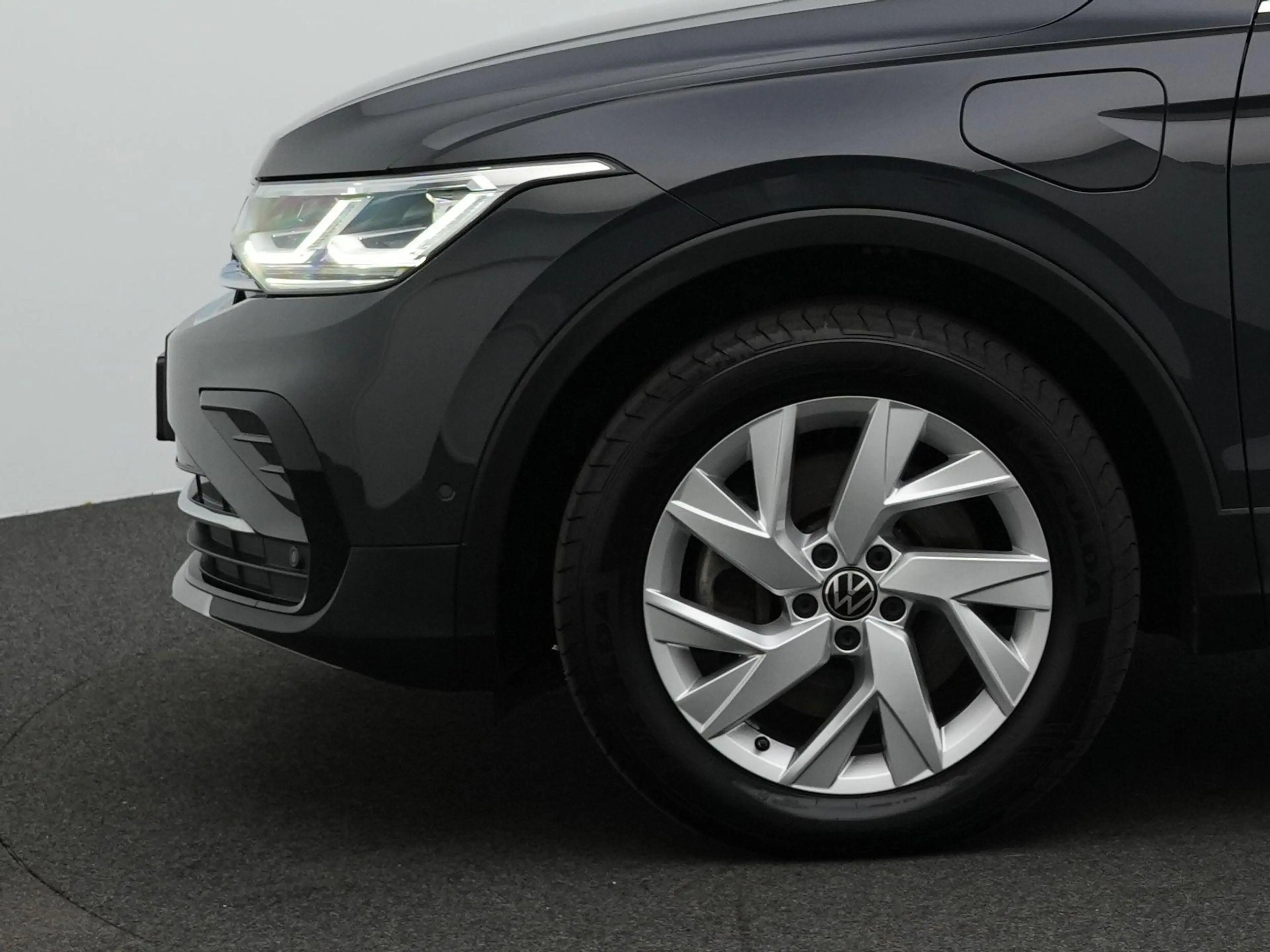 Volkswagen Tiguan 1.5 eHybrid 245pk Life Edition | Navigatie Discove — photo 11