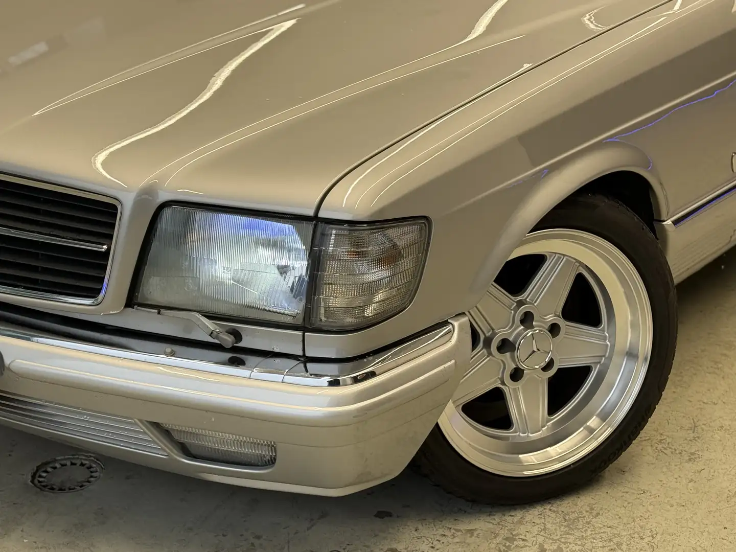 Mercedes-Benz 500 SEC Coupé Silber - 2