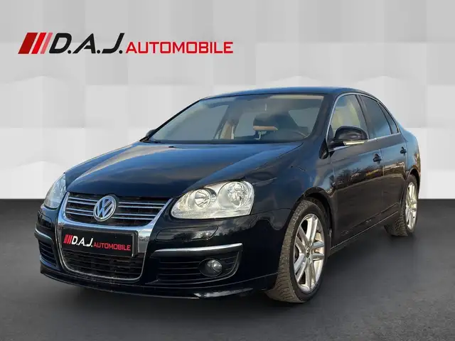 Volkswagen Jetta 2.0 FSI Aut. Sportline / Leder NAV SHZ PDC
