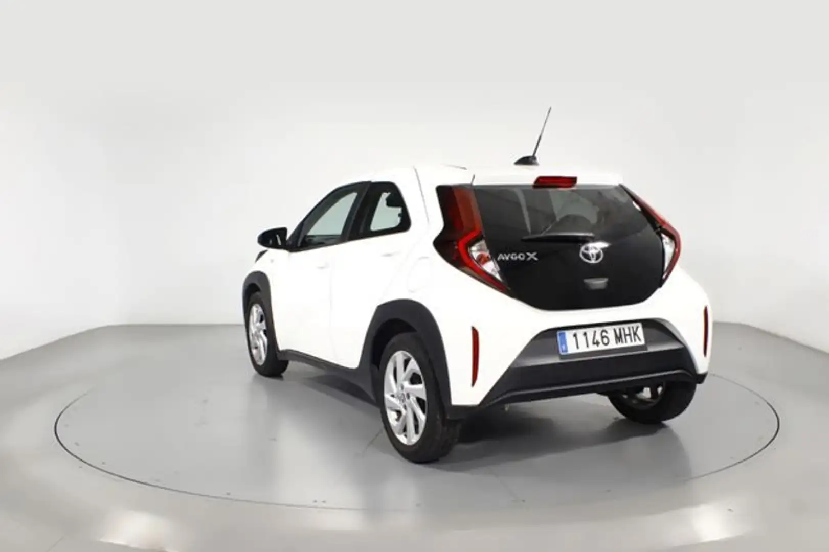 Toyota Aygo X 1.0 VVT-I PLAY 5P Blanco - 2