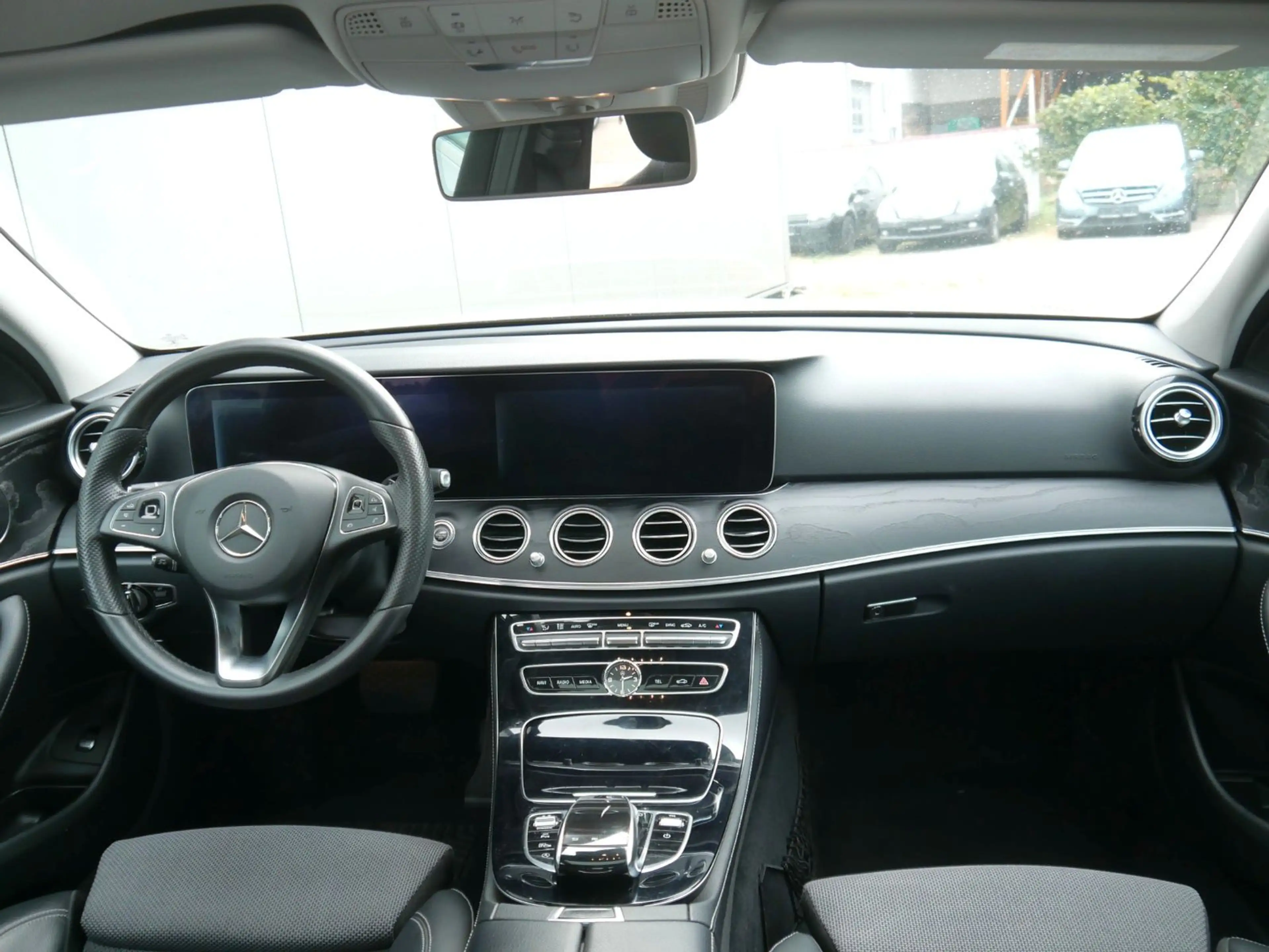 Mercedes-Benz E 350 d Lim 4M Avantgarde DISTR/WIDESCREEN/S-DACH — photo 14