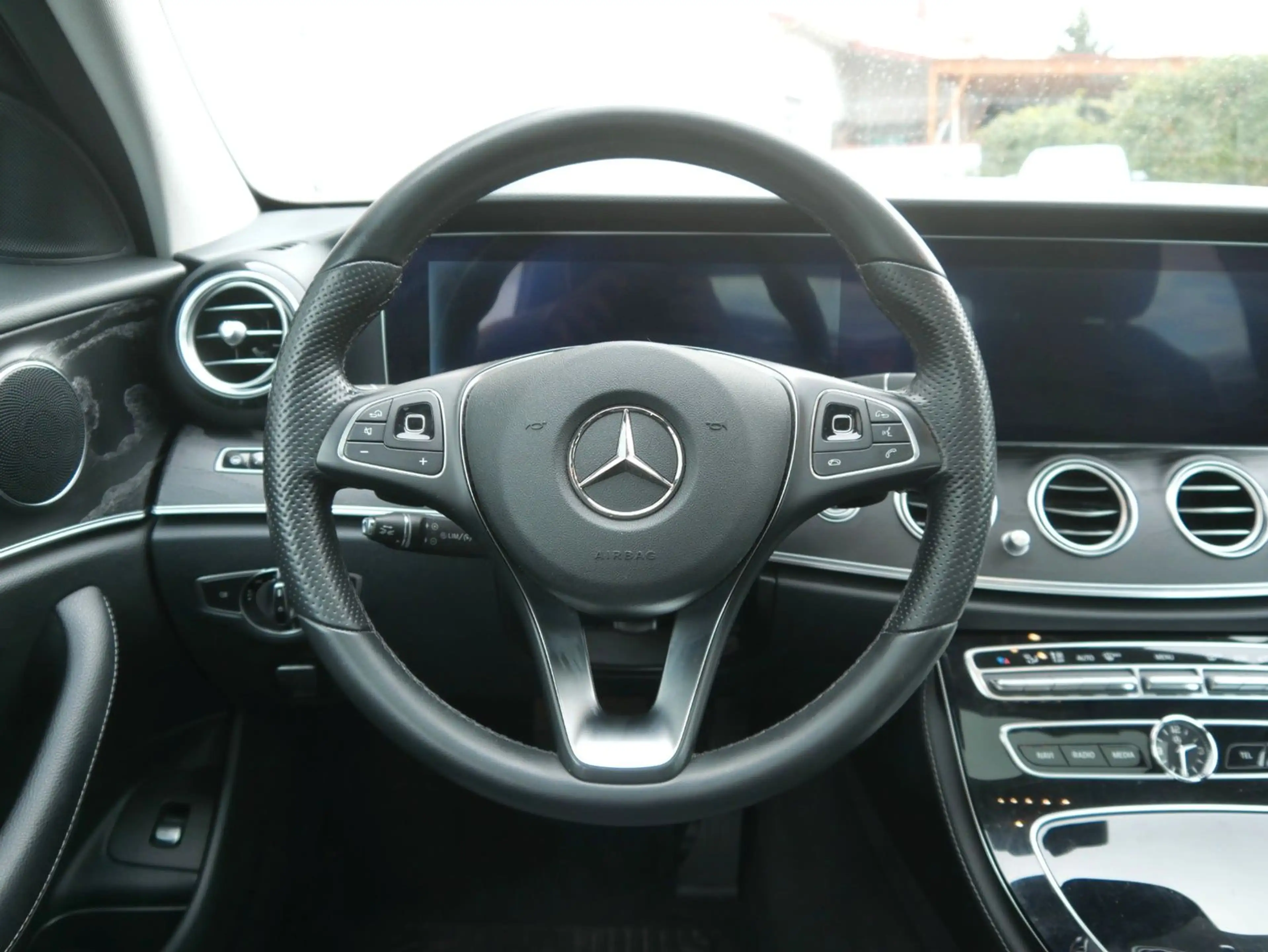 Mercedes-Benz E 350 d Lim 4M Avantgarde DISTR/WIDESCREEN/S-DACH — photo 15