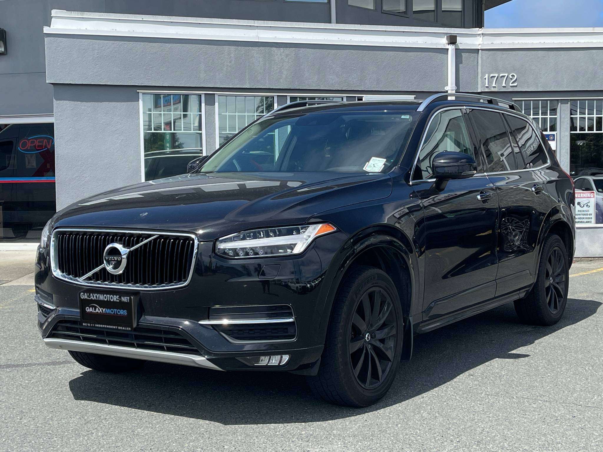 2017 Volvo XC90 T5 Momentum AWD - No Accidents & Power Liftgate