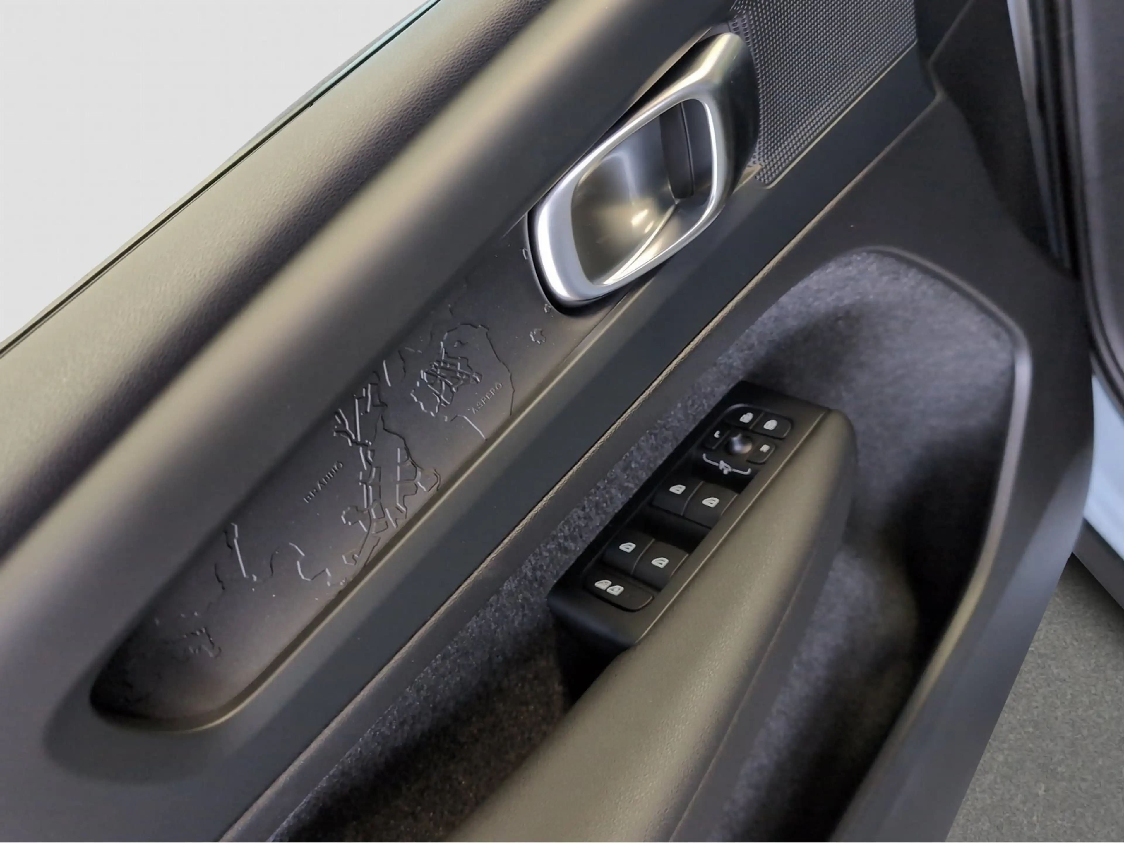 Volvo XC40 +B3+Essential+R-Kamera+PDC-v/h+Lenkradhzg — photo 12