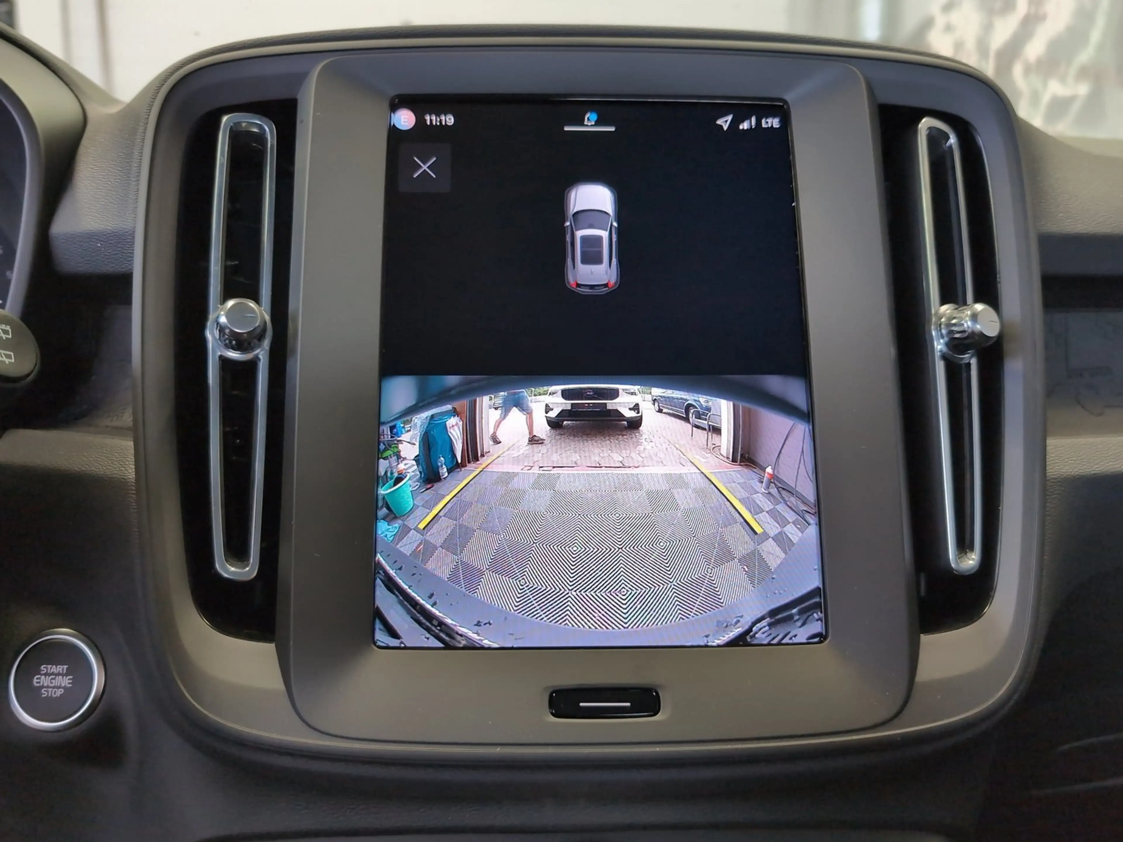 Volvo XC40 +B3+Essential+R-Kamera+PDC-v/h+Lenkradhzg — photo 8
