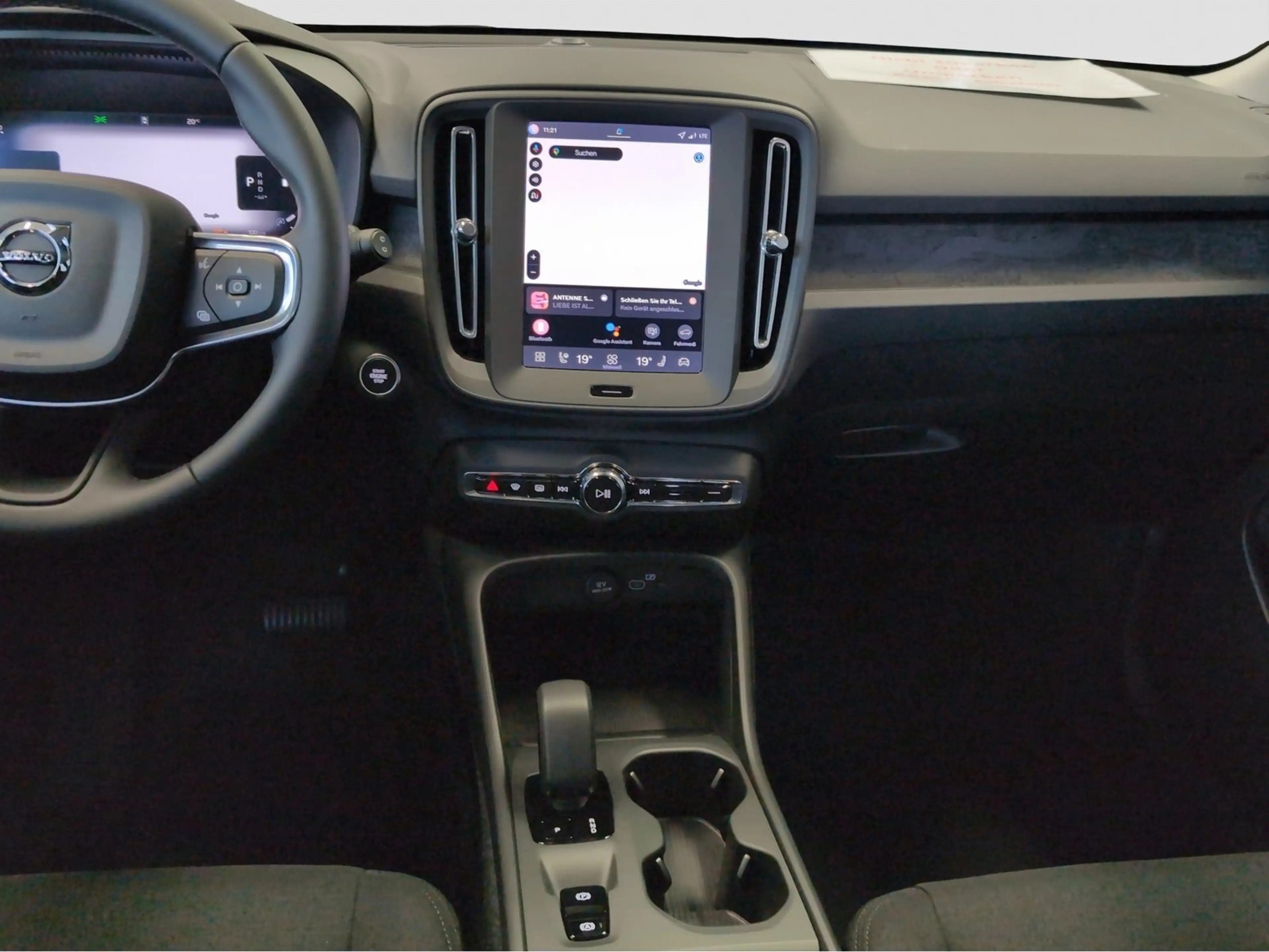 Volvo XC40 +B3+Essential+R-Kamera+PDC-v/h+Lenkradhzg — photo 11