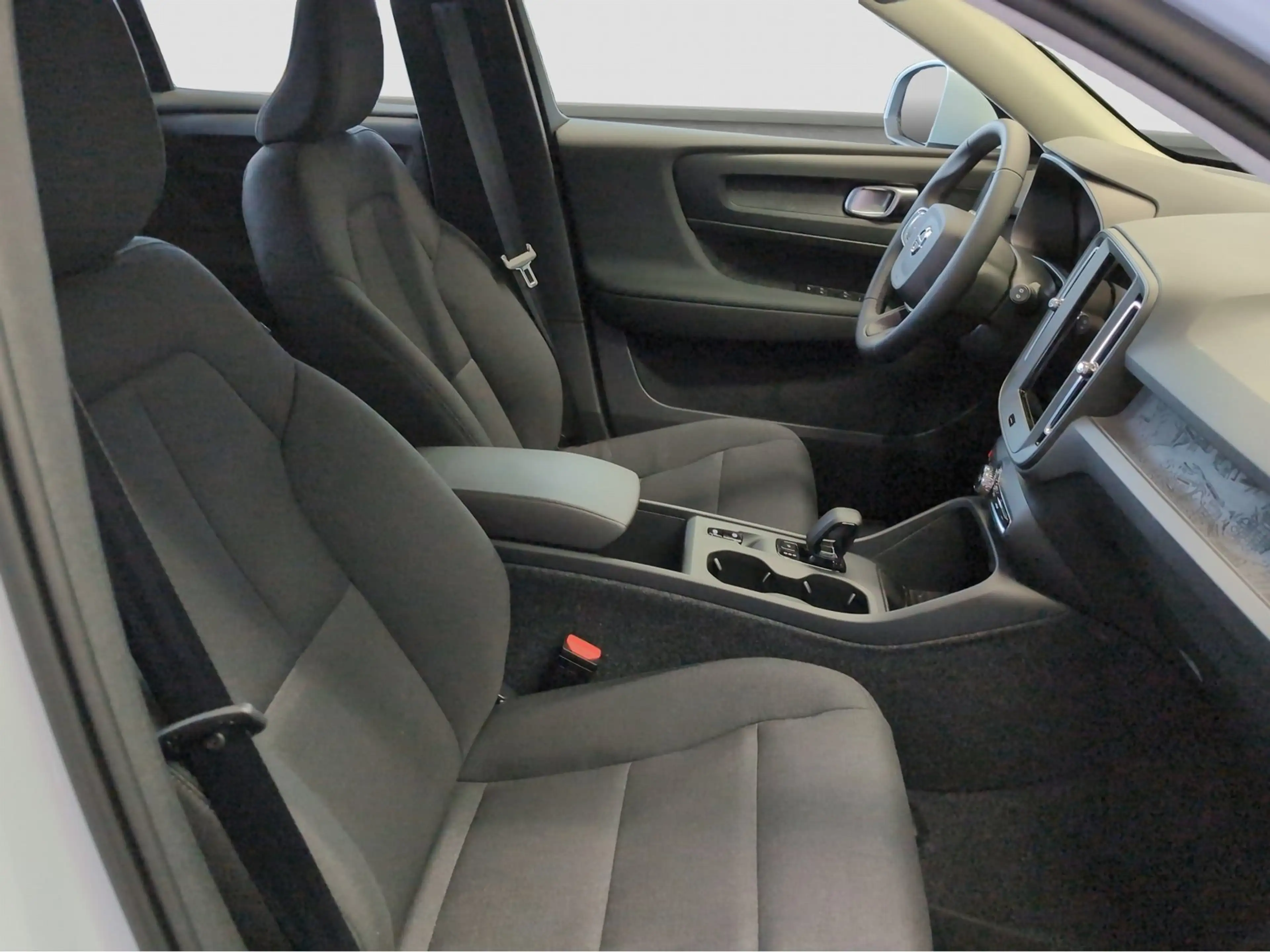 Volvo XC40 +B3+Essential+R-Kamera+PDC-v/h+Lenkradhzg — photo 13