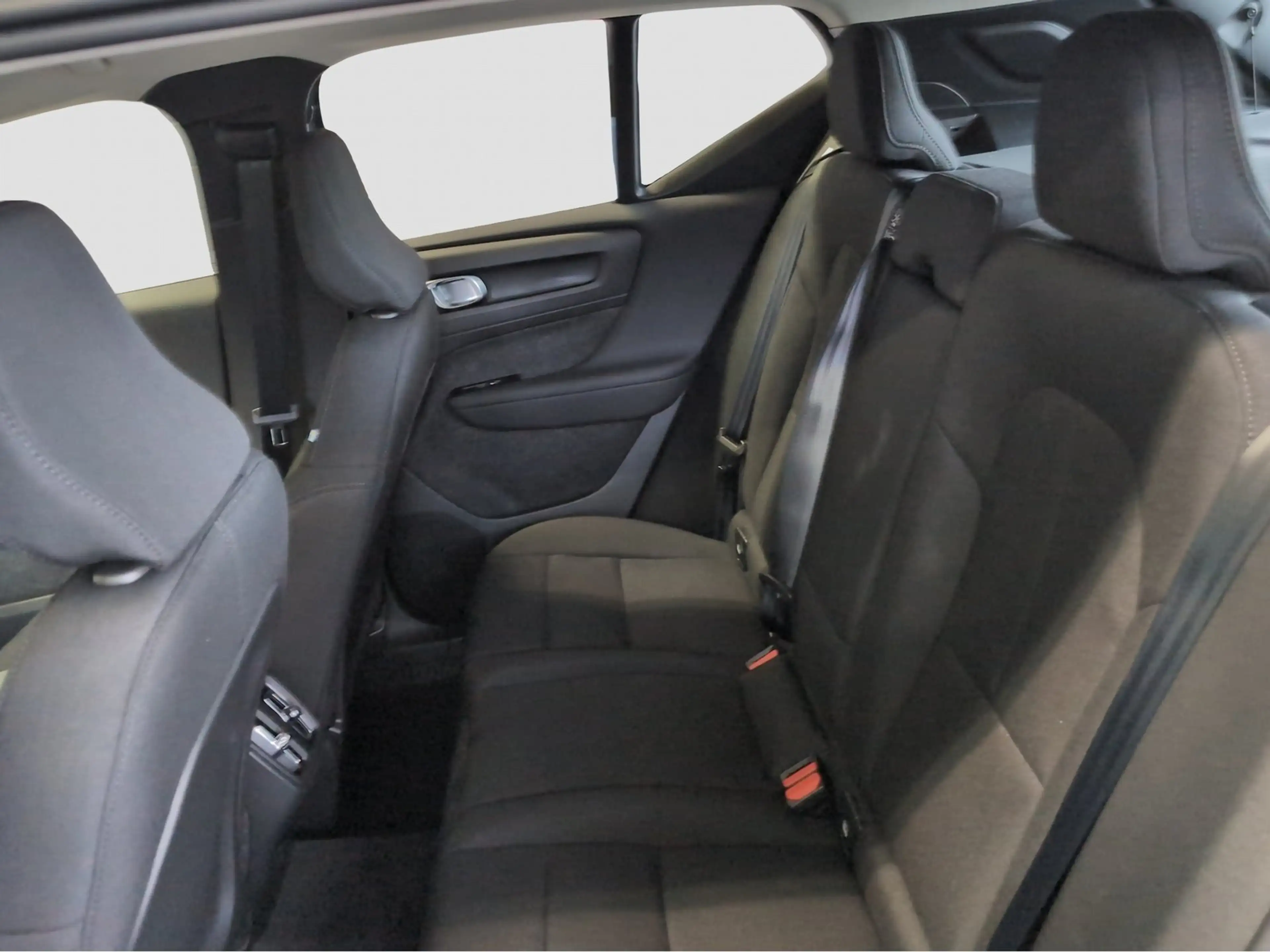 Volvo XC40 +B3+Essential+R-Kamera+PDC-v/h+Lenkradhzg — photo 10