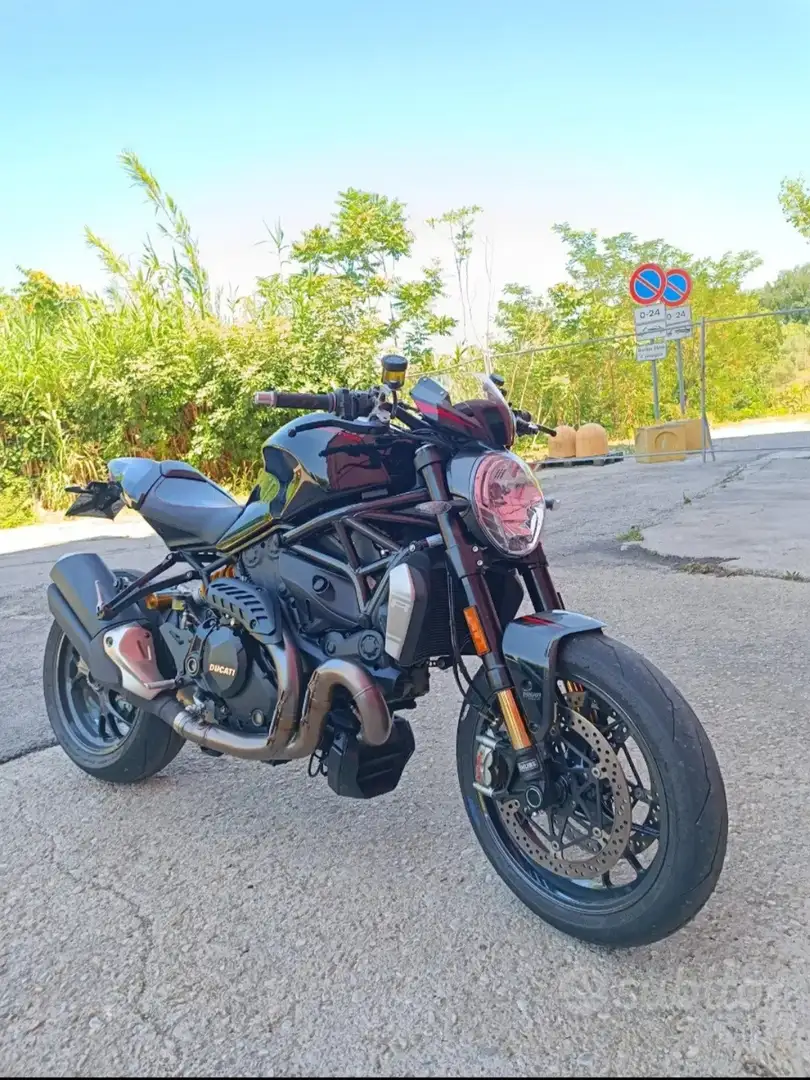 Ducati Monster 1200 R Negru - 1