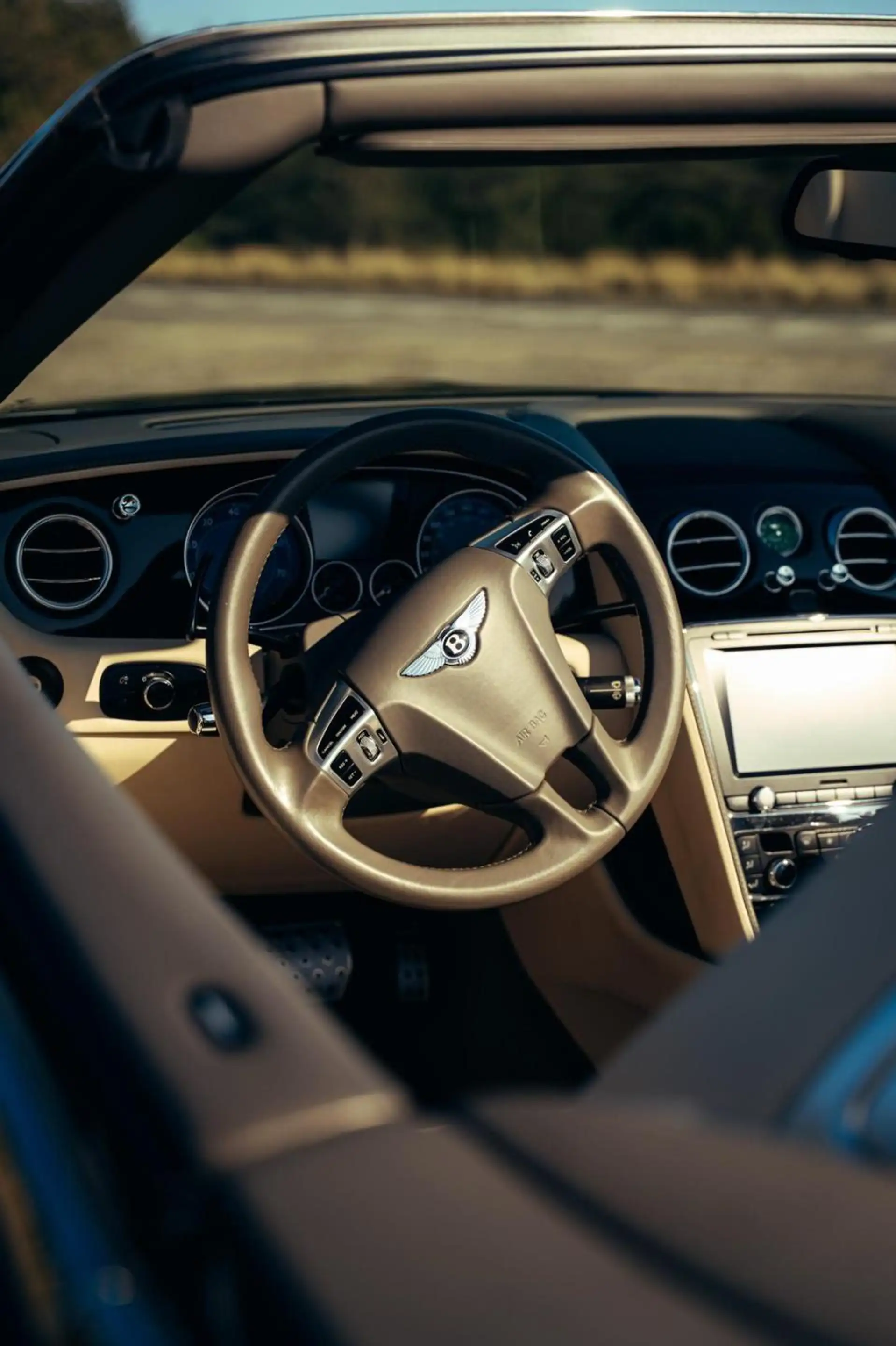 Bentley Continental GTC 6.0 W12 — photo 6