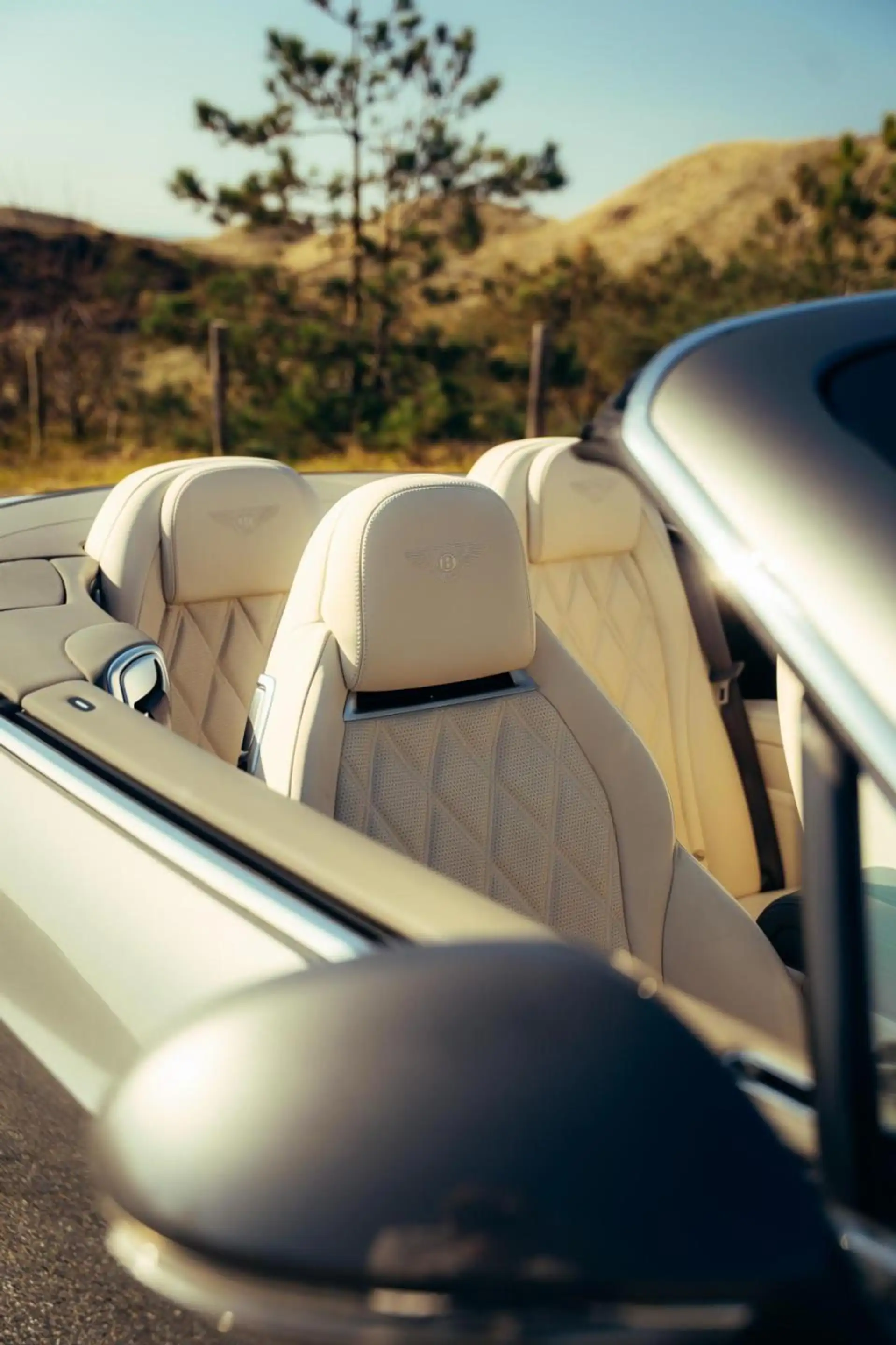 Bentley Continental GTC 6.0 W12 — photo 15