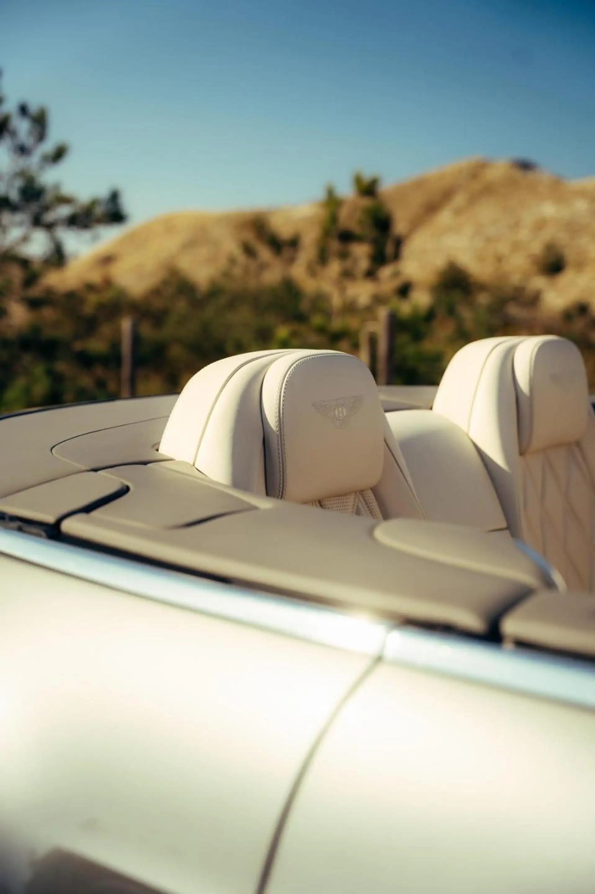 Bentley Continental GTC 6.0 W12 — photo 14