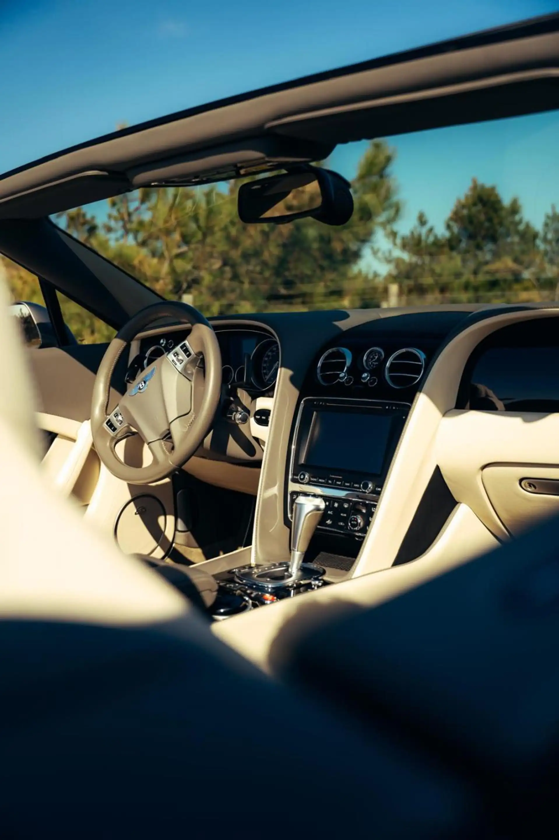 Bentley Continental GTC 6.0 W12 — photo 8