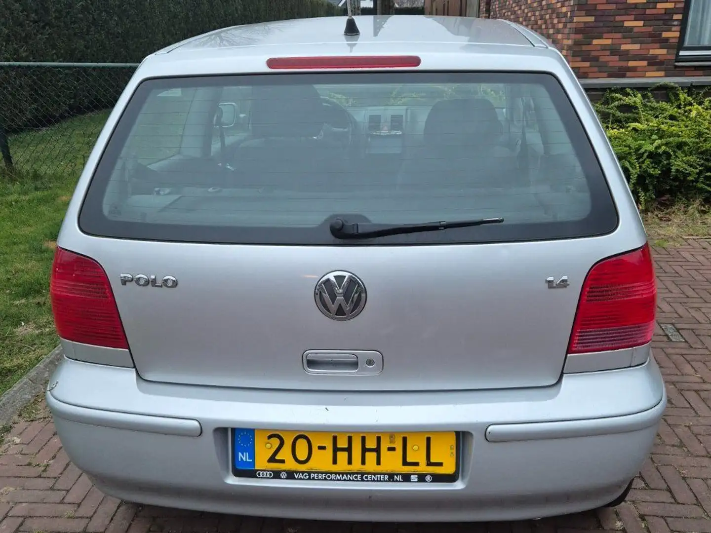 Volkswagen Polo Polo 1.4-16V Trendline Gris - 1
