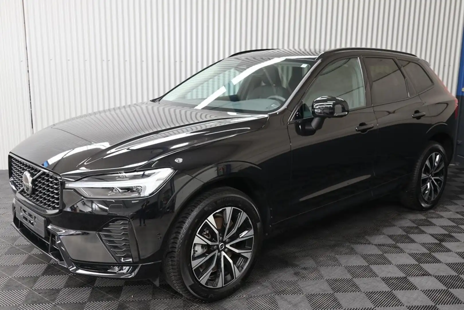 Volvo XC60 B4 Benzine Mild-Hybrid Plus Dark Pano ACC BLIS Negro - 1