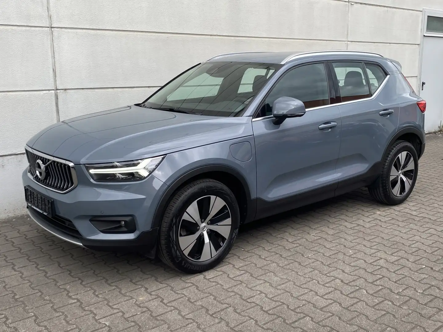 Volvo XC40 T4 Twin Engine 2WD Inscription Expression PHEV Tot Grau - 2