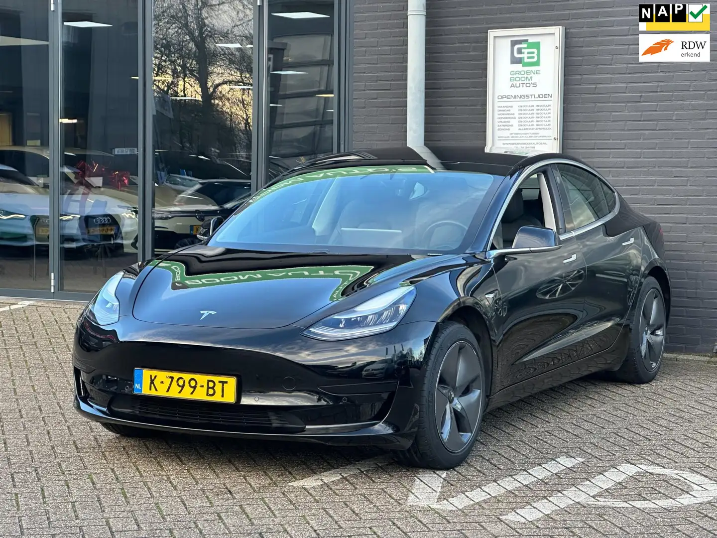 Tesla Model 3 Standard RWD Plus 60 kWh/1STE EIG/PANO-DAK/CAMERA/ Schwarz - 1