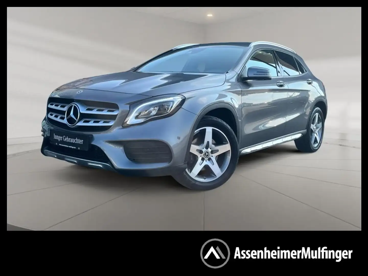 Mercedes-Benz GLA 250 4matic AMG +Comand+SpurH+SpurW+PDC+LED Grau - 1