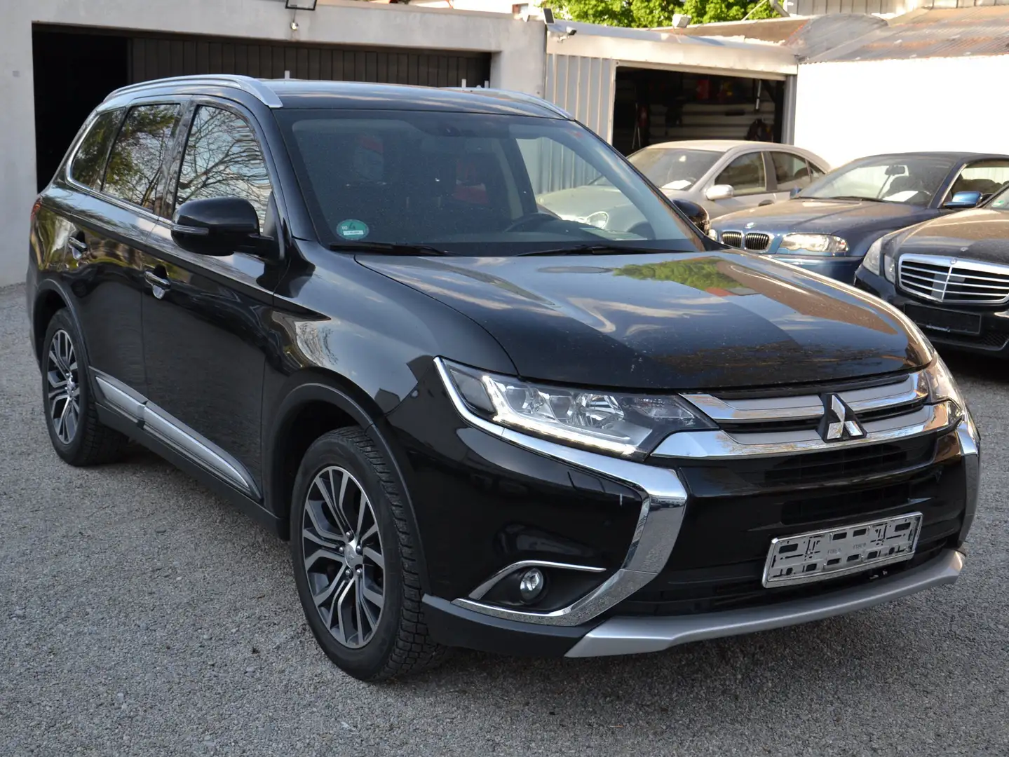 Mitsubishi Outlander Diamant Edition+ 4WD Aut. Navi,Kamera,Alu 8.fach Nero - 1