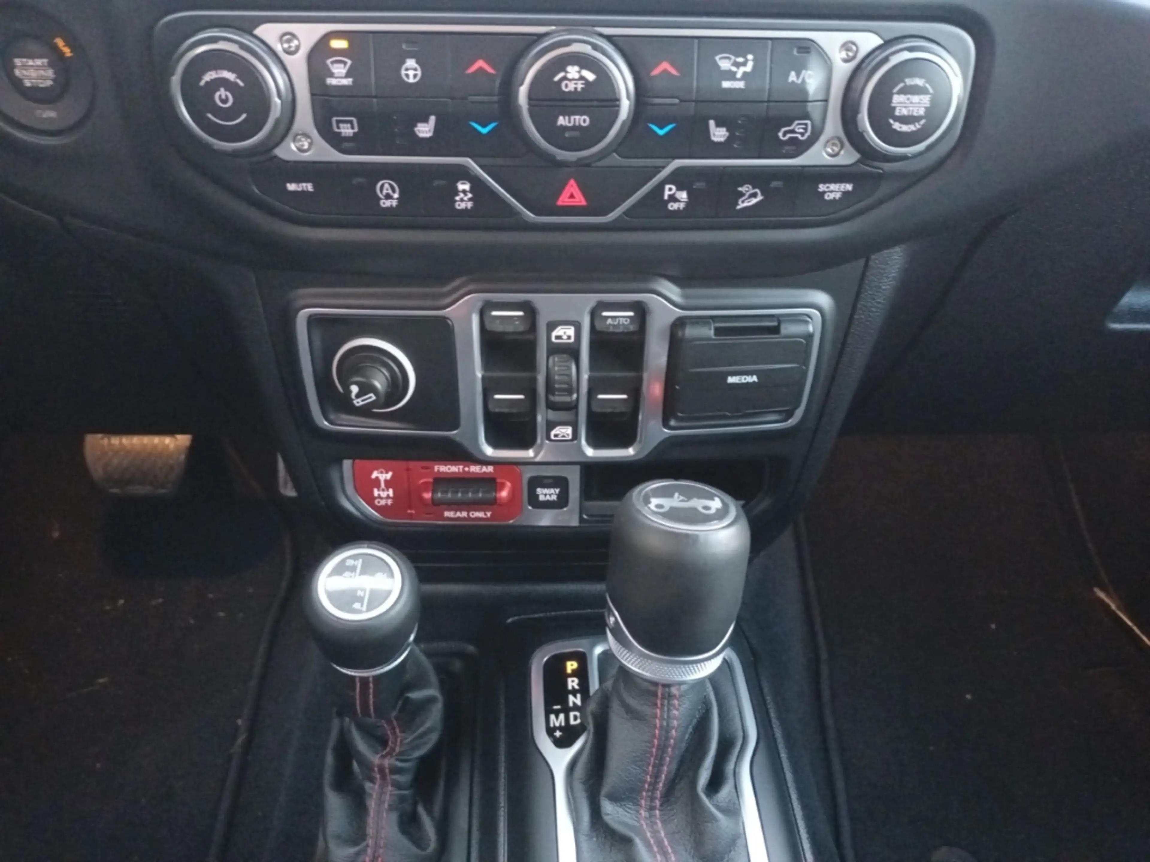Jeep Wrangler Rubicon 2.2 Unlimited *Umbau* Fahrwerkshöherlegung — photo 13