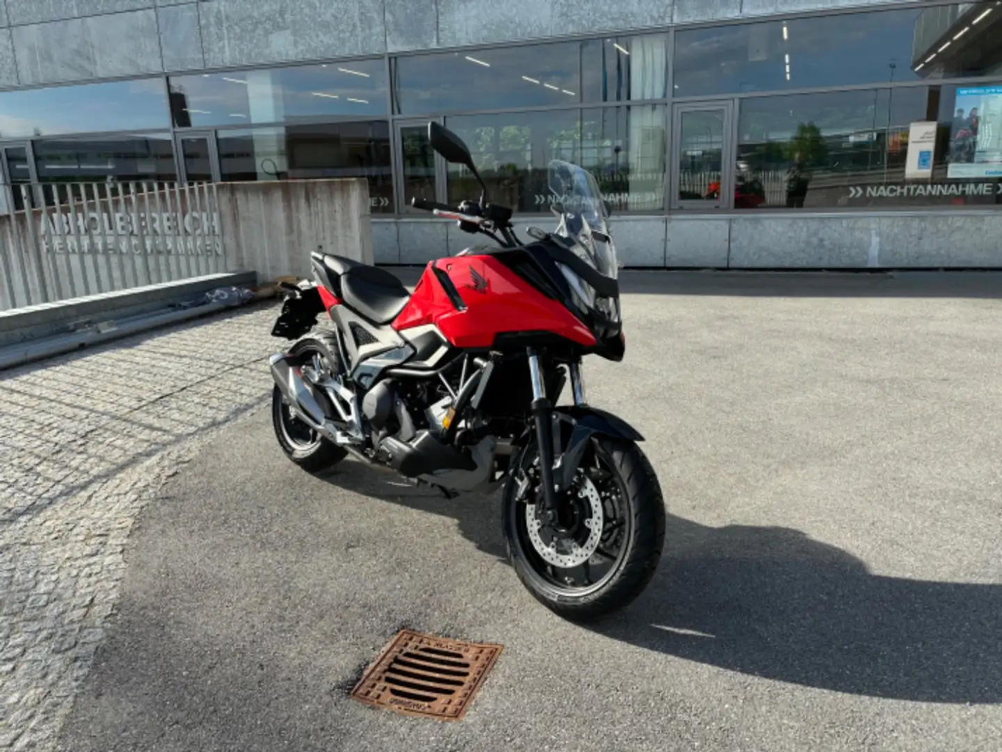 Honda NC 750 X A Schalter 2025 sofort, DCT auf Anfrage Rot - 2