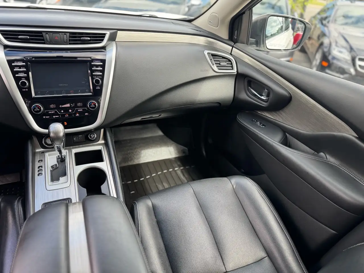 Nissan Murano снимка Nissan Murano